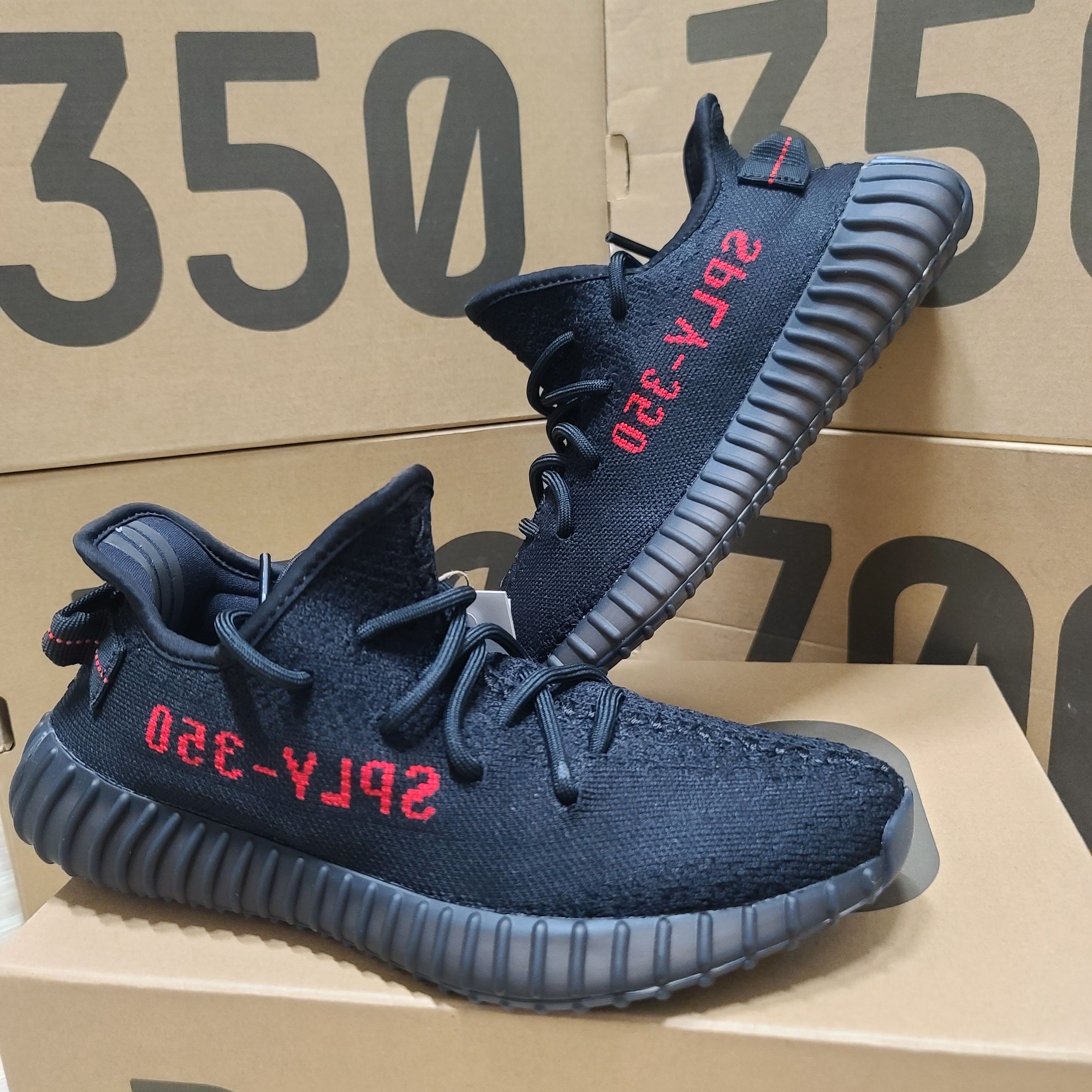 Adidas Yeezy Boost 350 V2 Black Red 2020, Adidas Yeezy Boost 350 V2 Zebra 2017/2019/2020 착용 스타일 - 3