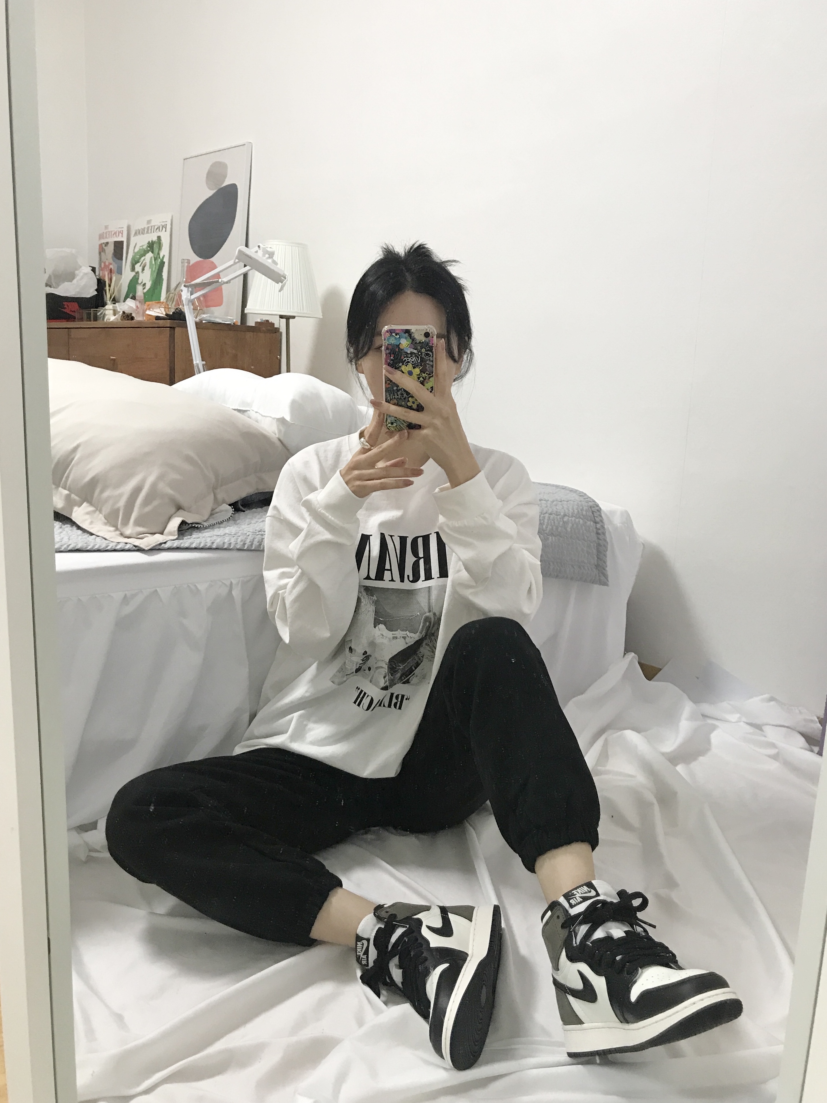 (GS) Jordan 1 Retro High OG Black Mocha, Jordan 1 Retro High OG Black Mocha 착용 스타일 - 3