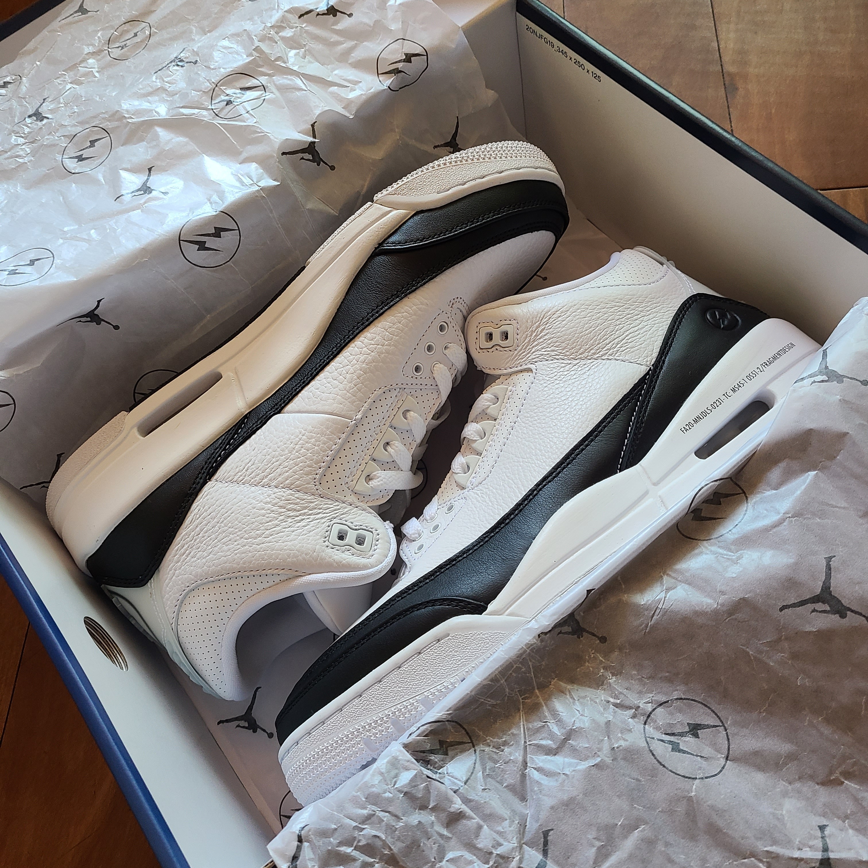 Jordan 3 x Fragment Retro SP White Black 착용 스타일 - 2