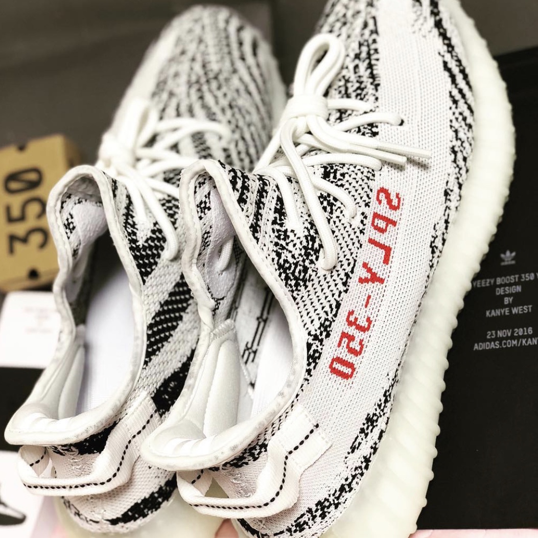 Adidas Yeezy Boost 350 V2 Zebra 2017/2019/2020 착용 스타일