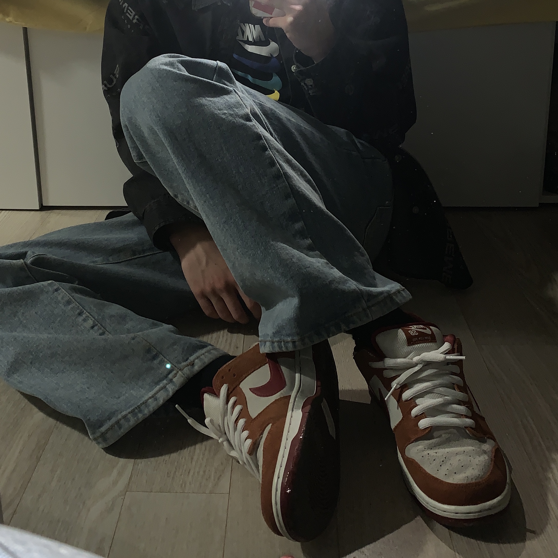 Nike SB Dunk Low Pro Dark Russet 착용 스타일