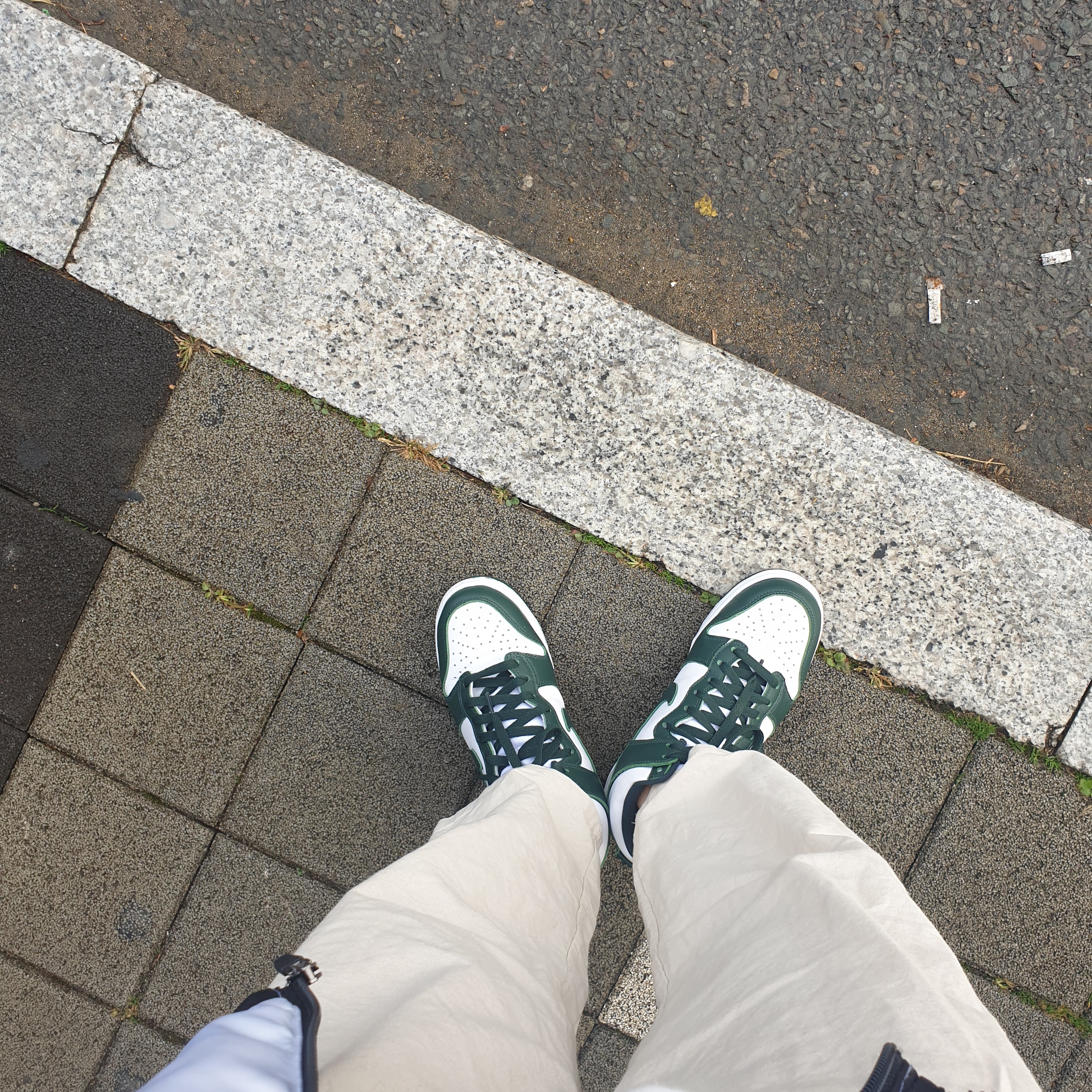 Nike Dunk High SP Spartan Green 착용 스타일