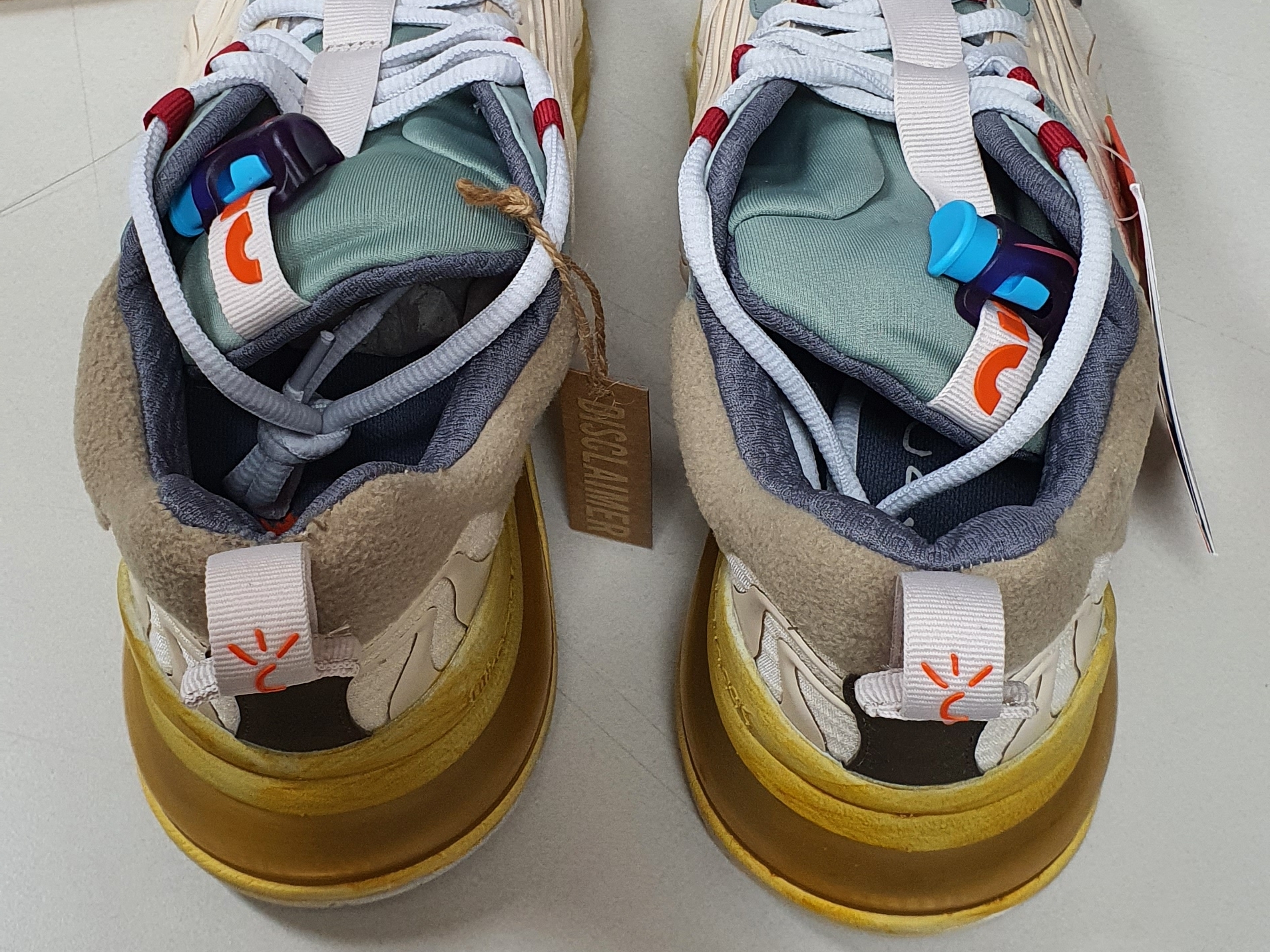 Nike x Travis Scott Air Max 270 React Cactus Trails 착용 스타일 - 4