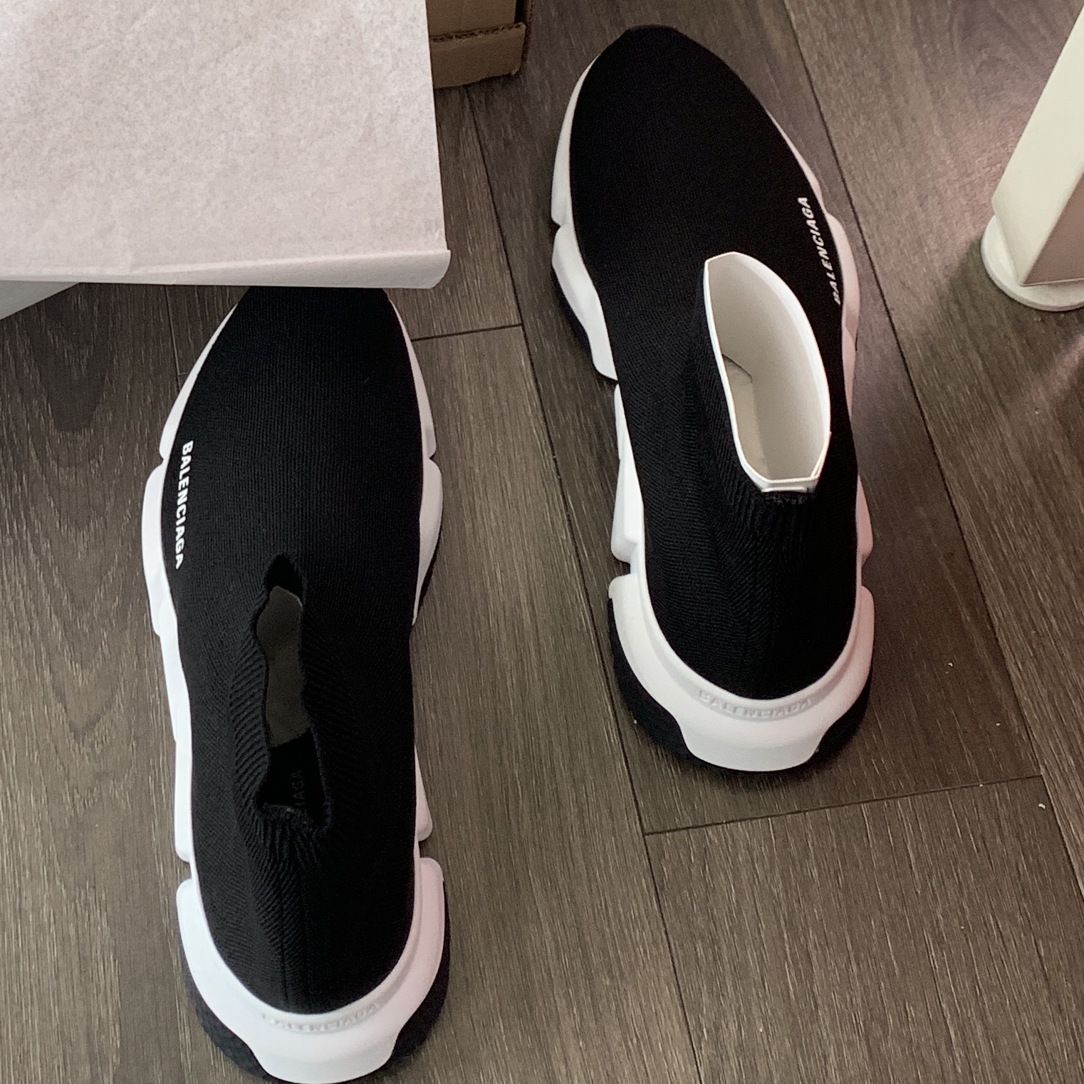 Balenciaga Speed Trainer Black White 2019 착용 스타일