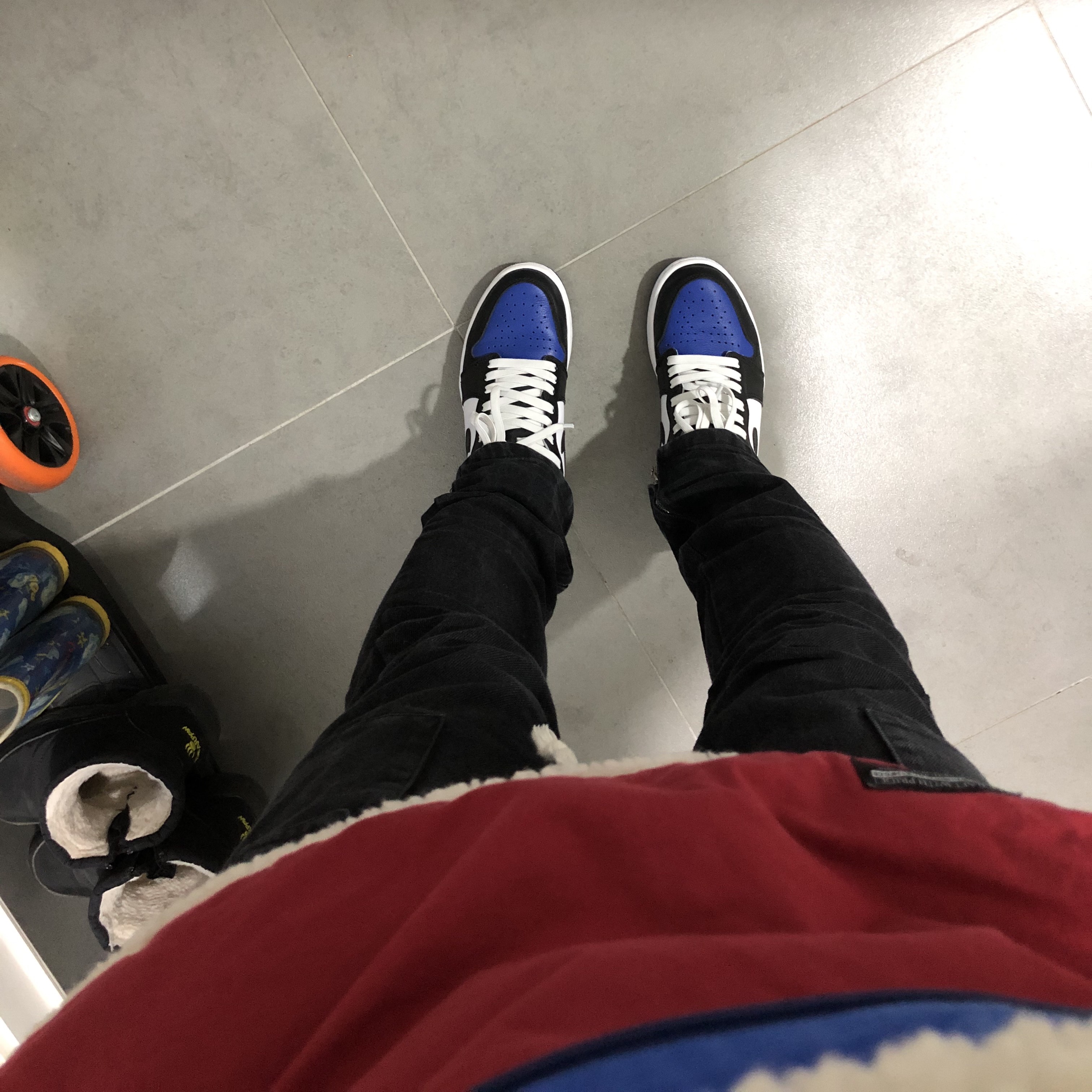 Jordan 1 Retro High OG Royal Toe 착용 스타일 - 2