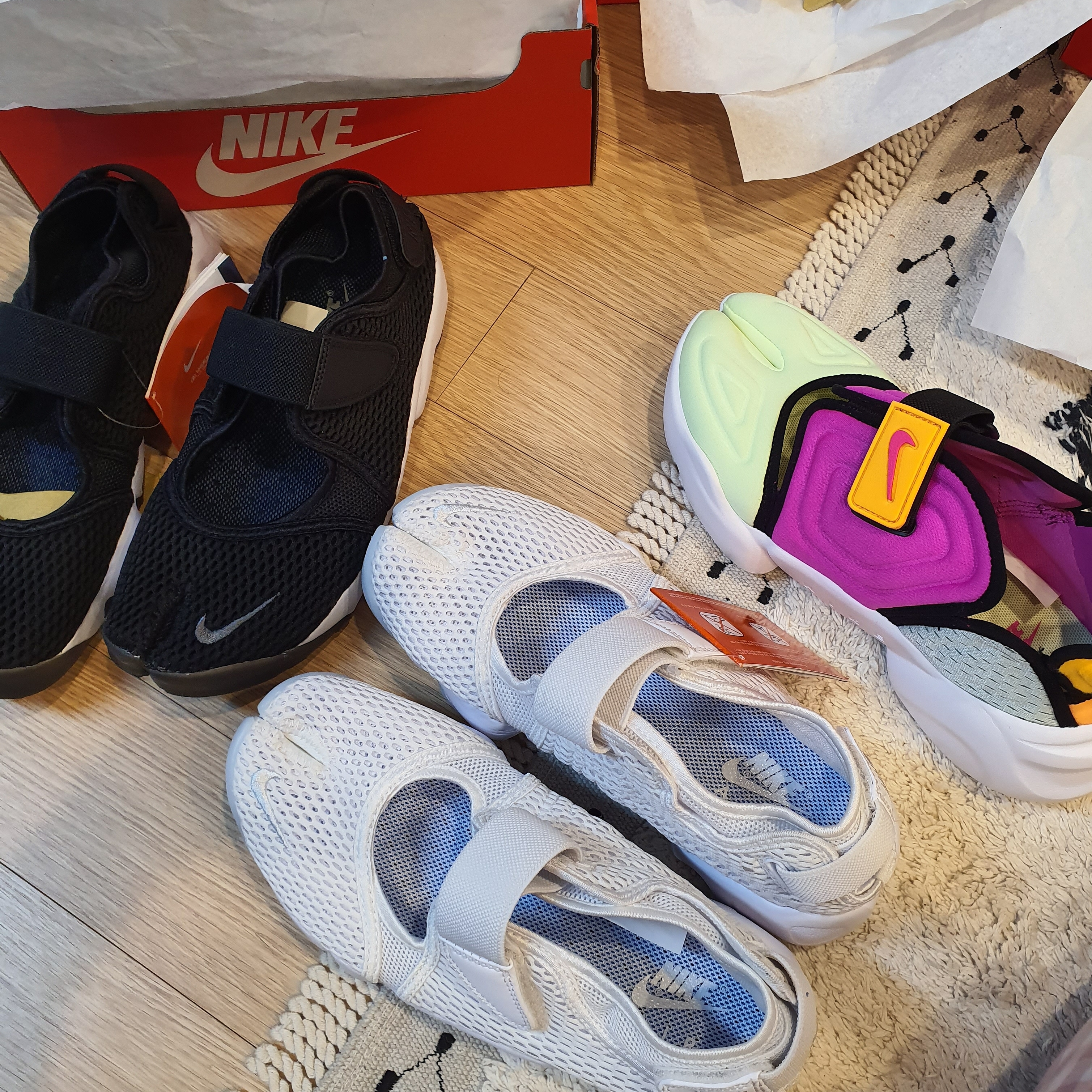 (W) Nike Aqua Rift Volt Fuchsia 착용 스타일