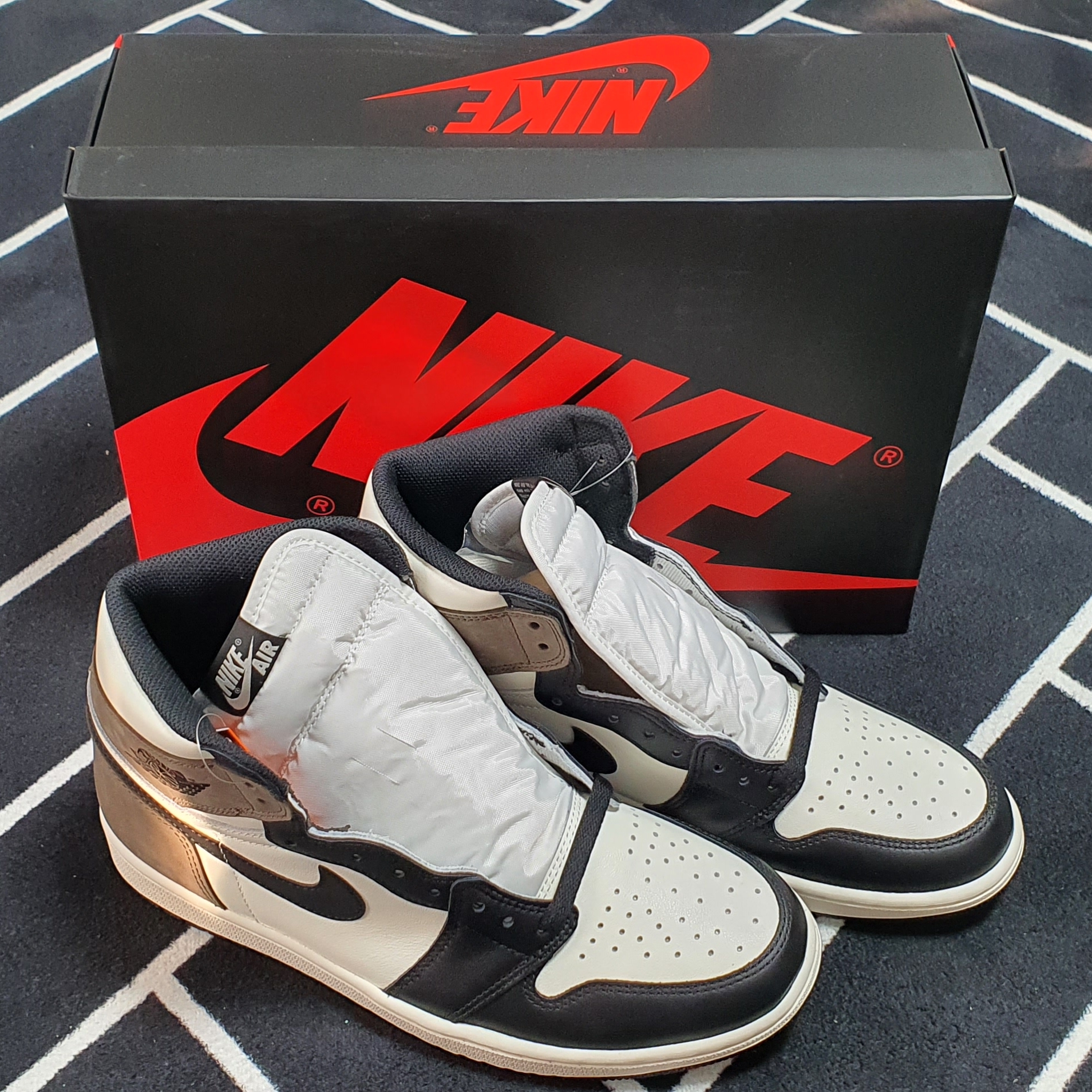 Jordan 1 Retro High OG Black Mocha 착용 스타일