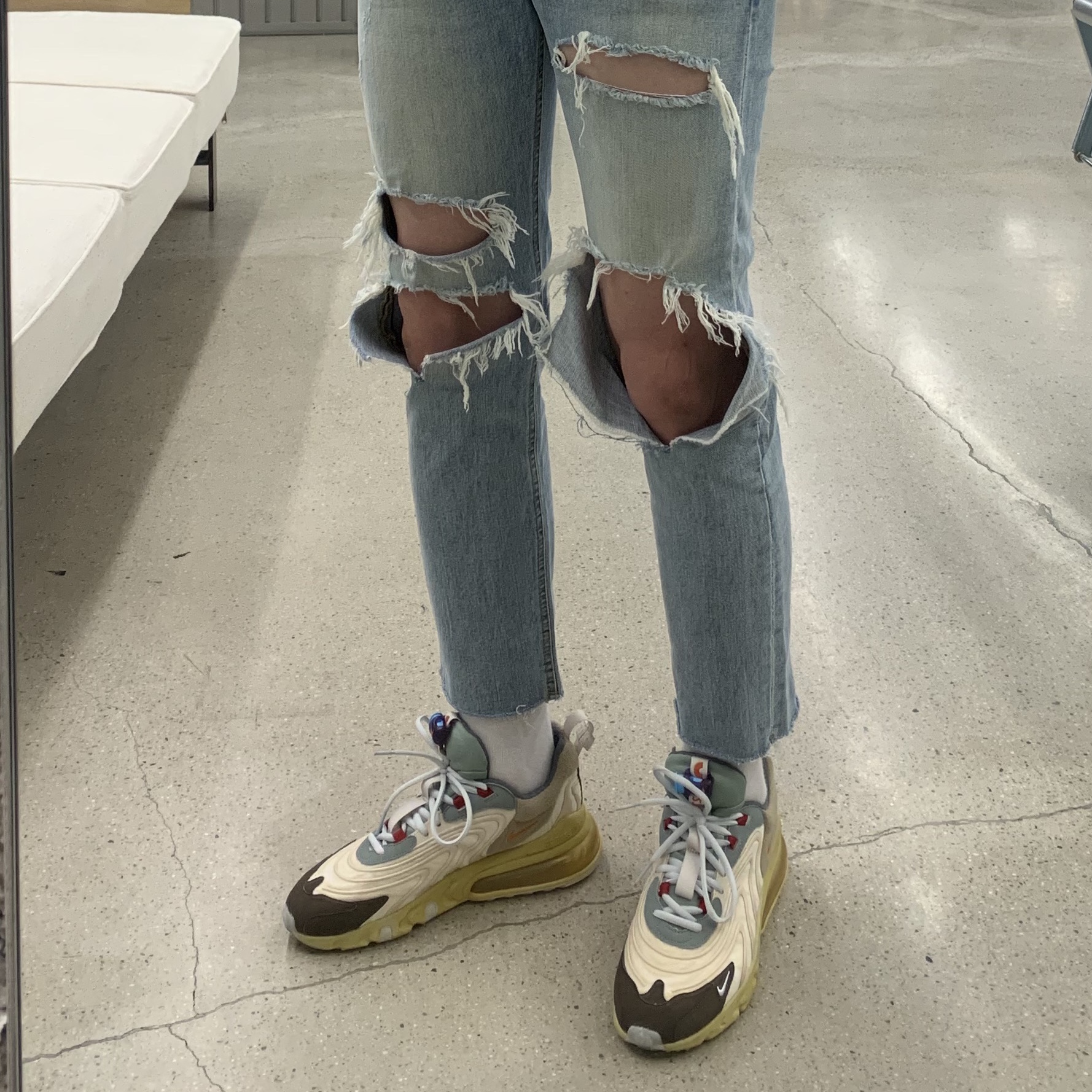 Nike x Travis Scott Air Max 270 React Cactus Trails 착용 스타일 - 1