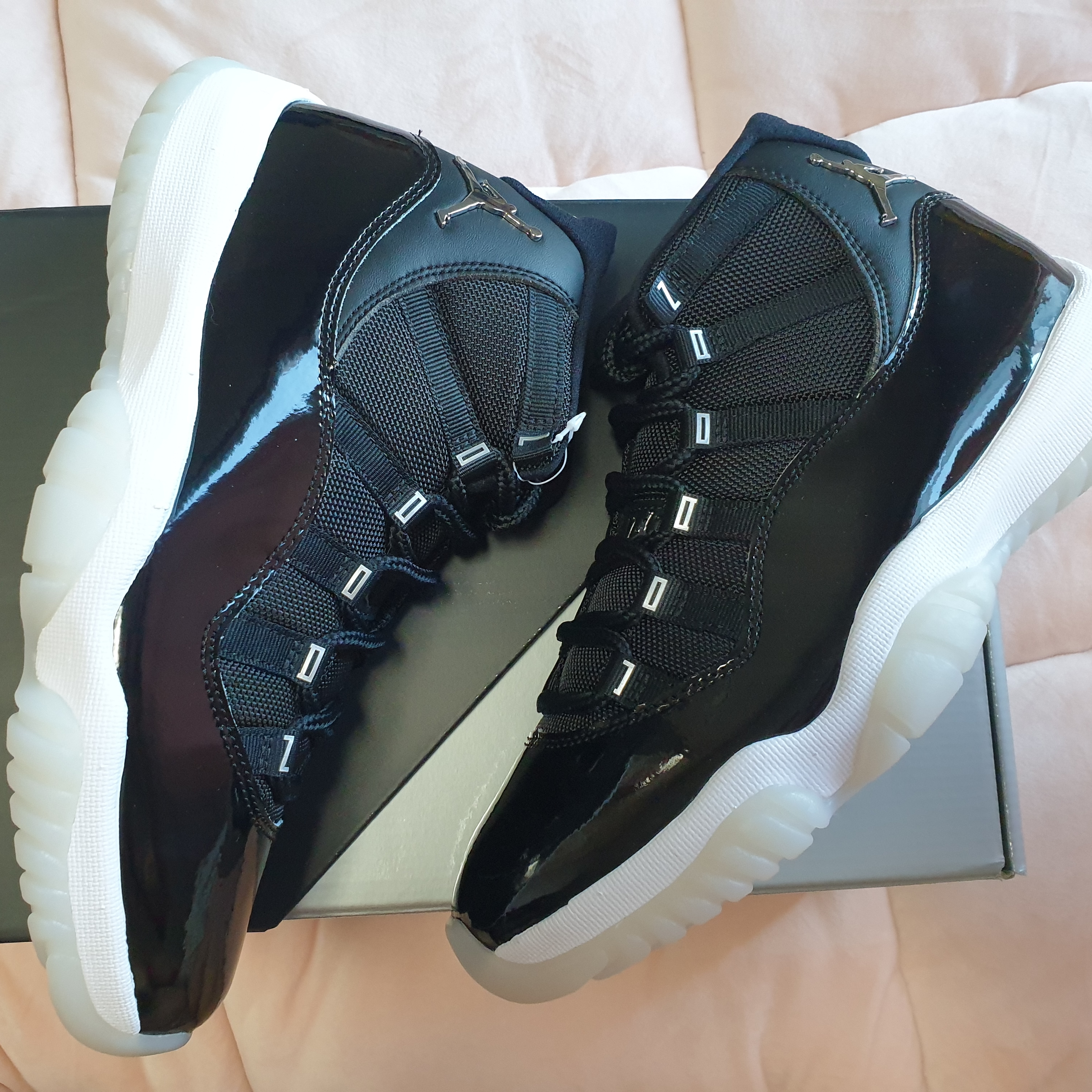 Jordan 11 Retro Jubilee 착용 스타일 - 2