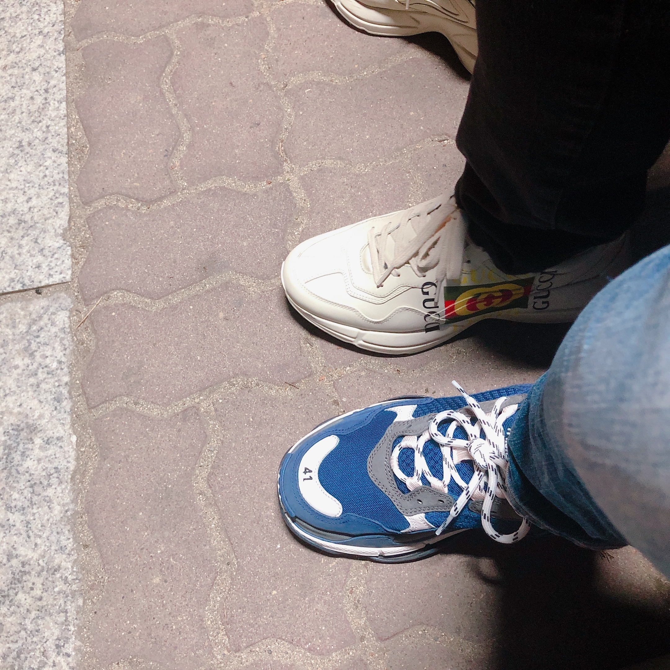 Gucci Rhyton Leather Sneakers Square Logo 착용 스타일
