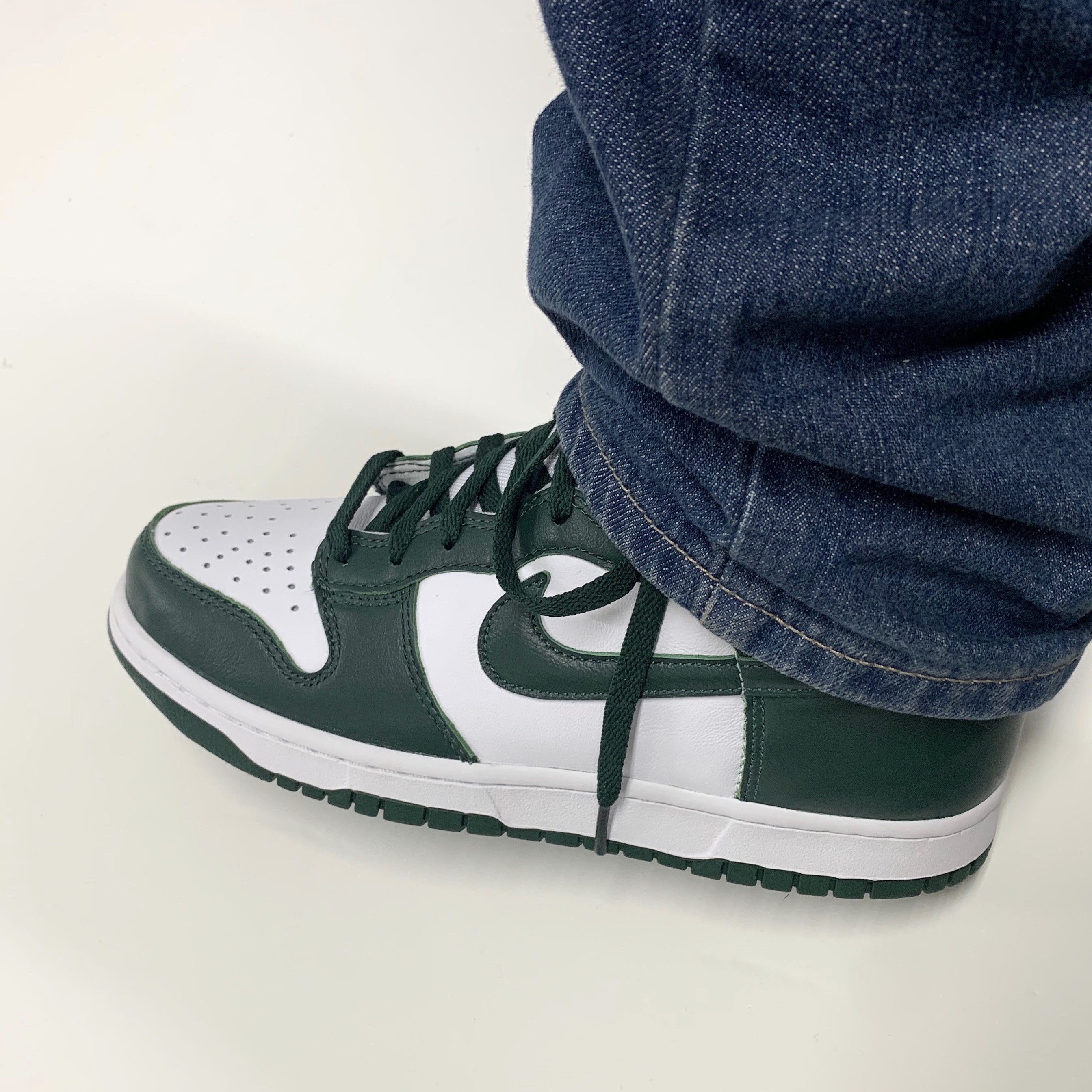 Nike Dunk High SP Spartan Green 착용 스타일