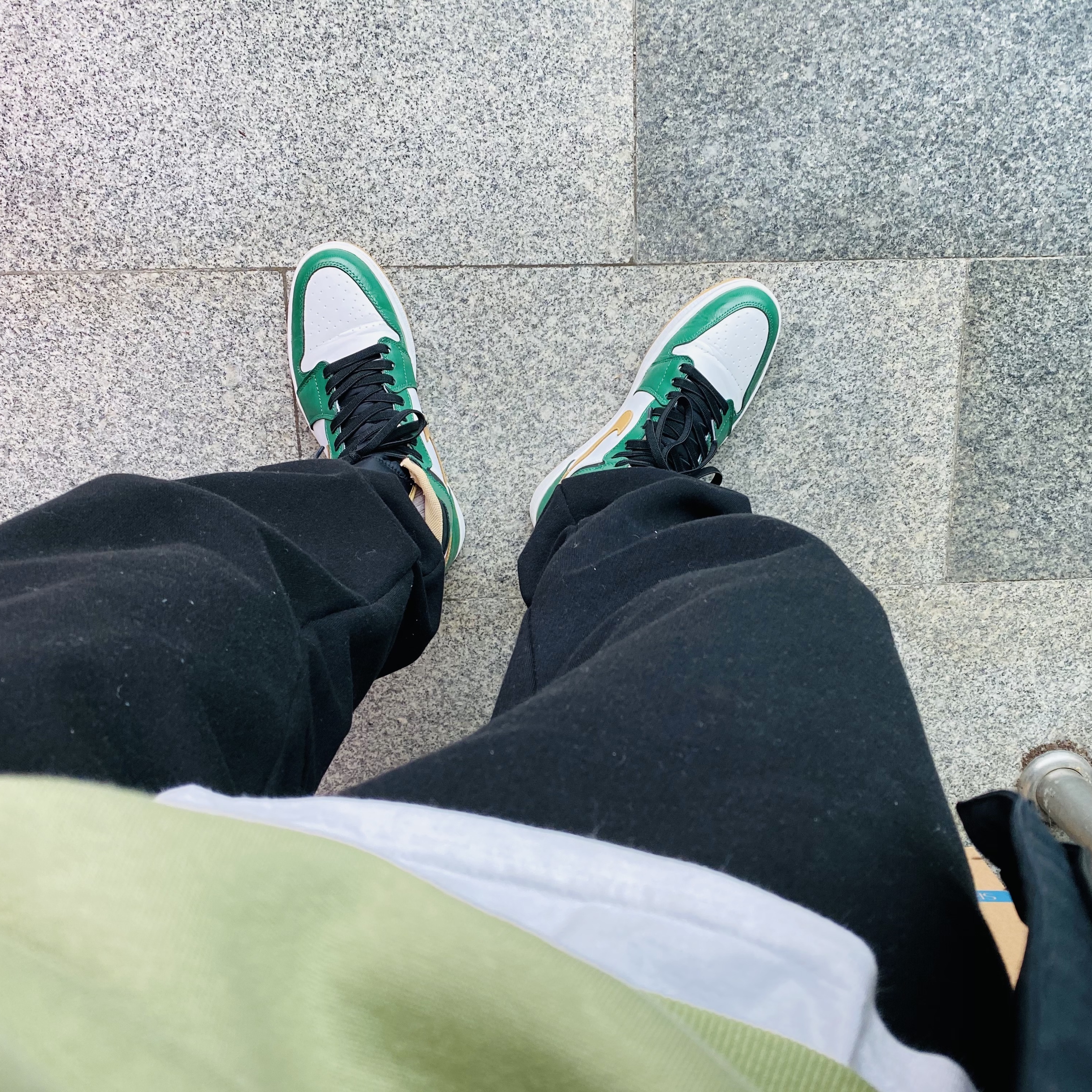 Jordan 1 Retro High OG Celtics 착용 스타일