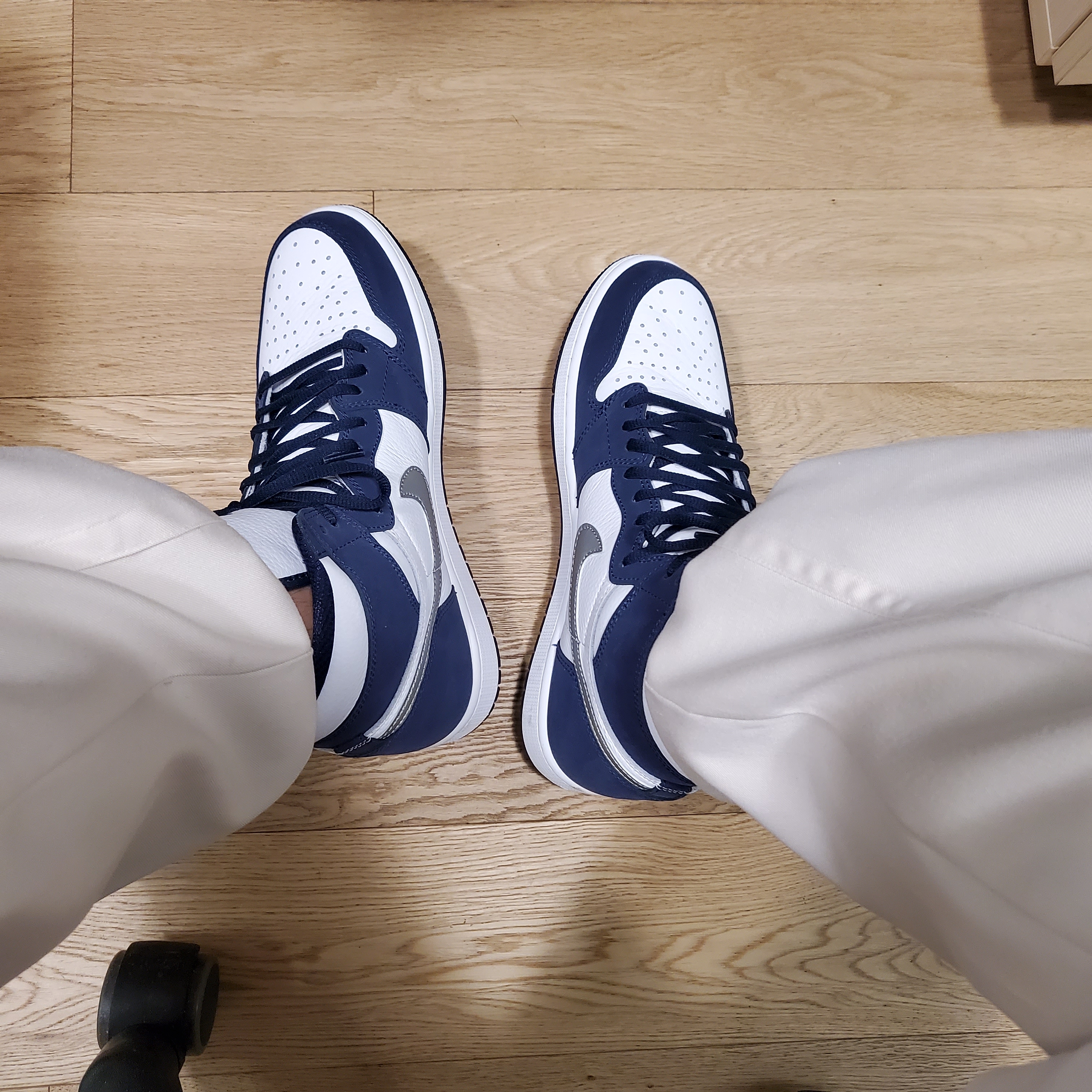 Jordan 1 Retro High OG CO.JP Midnight Navy 착용 스타일