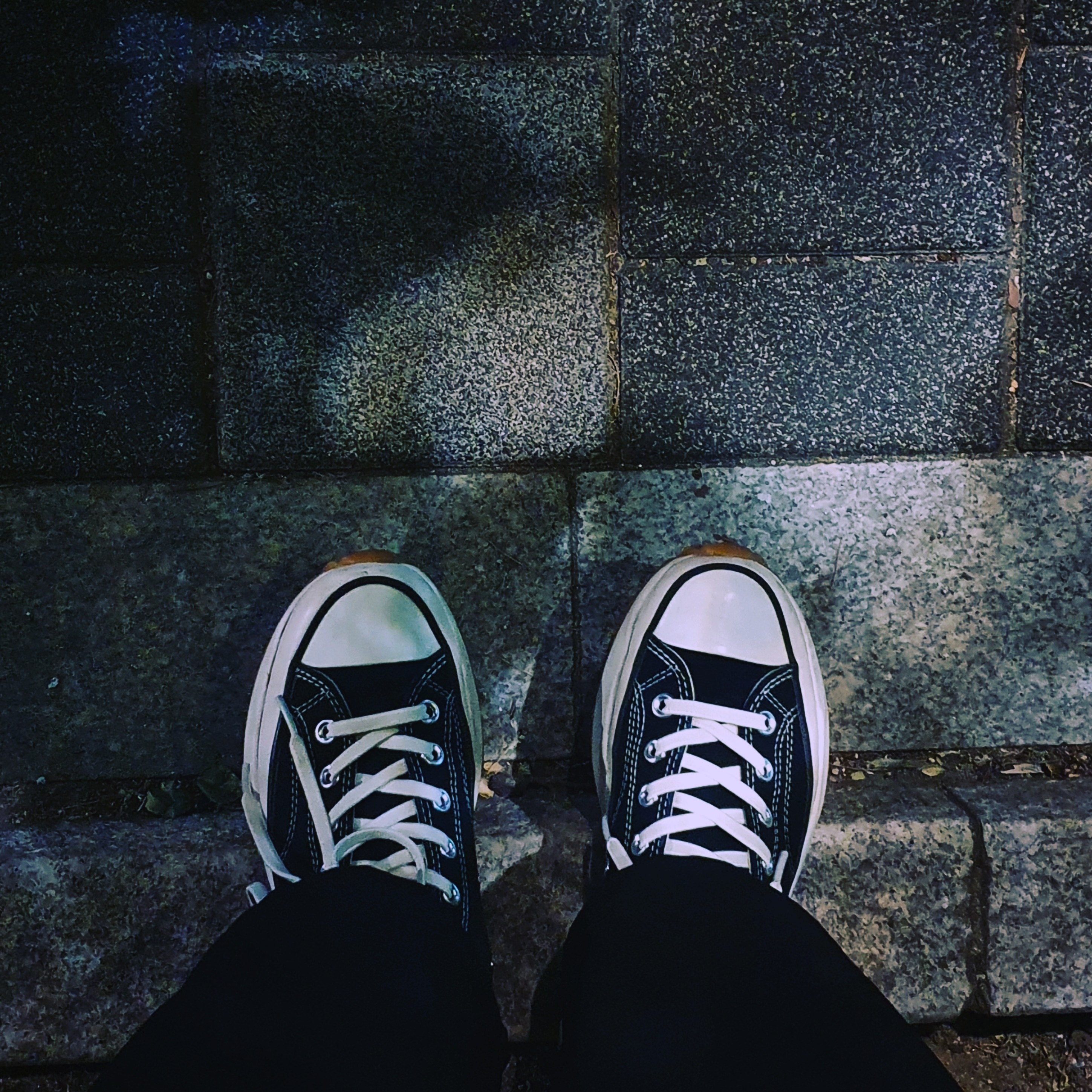 Converse x JW Anderson Run Star Hike Hi Black 착용 스타일 - 2