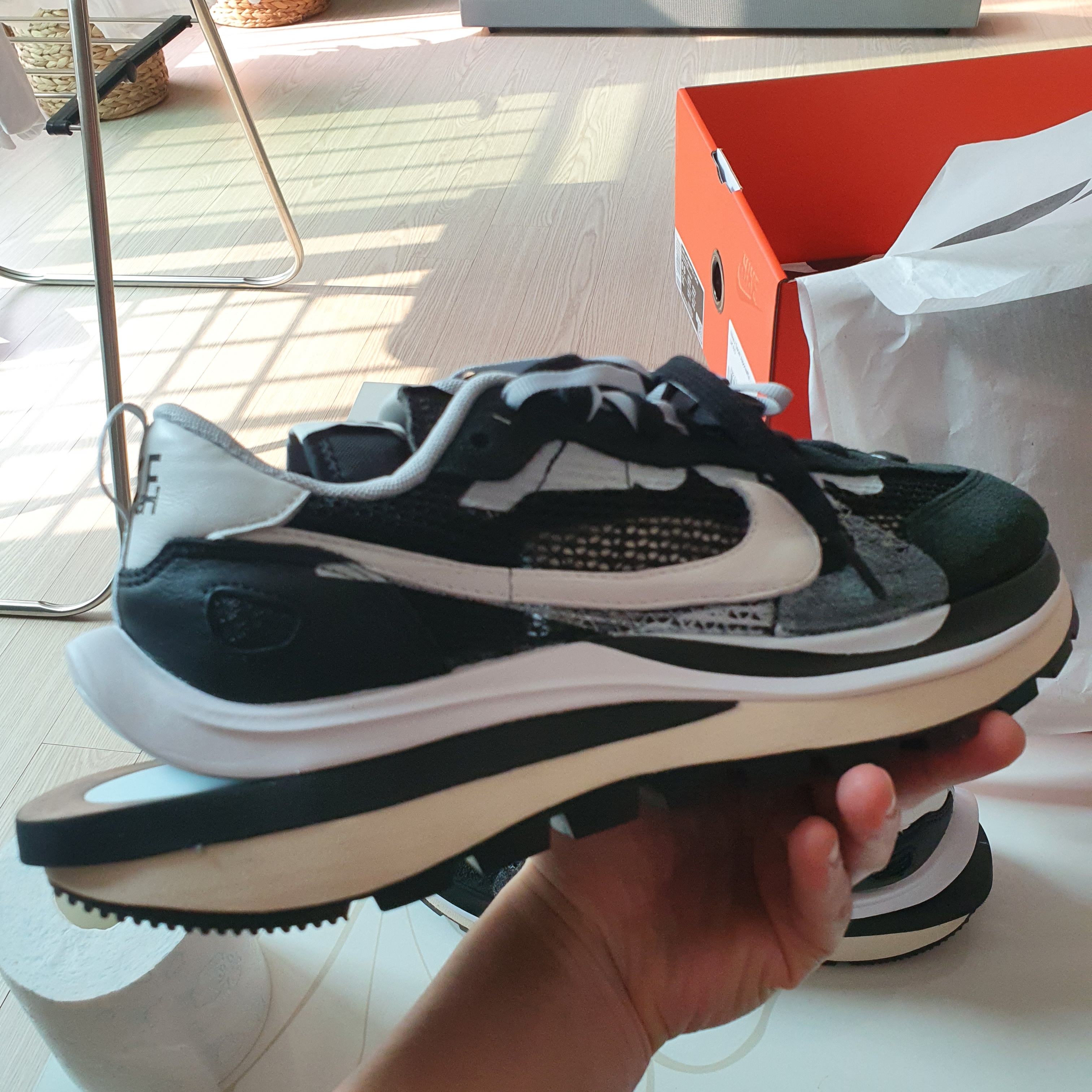 Nike x Sacai VaporWaffle Black White 착용 스타일 - 3