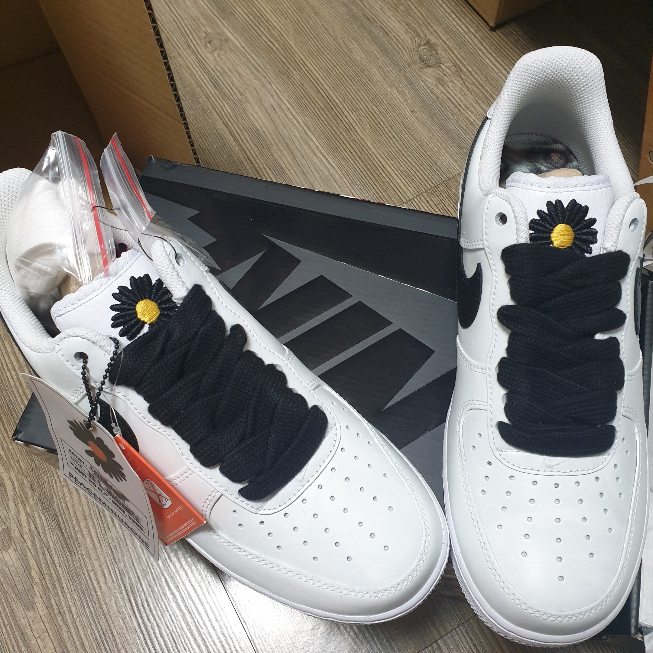 Nike x Peaceminusone Air Force 1 Low Para-Noise 2.0 착용 스타일 - 2