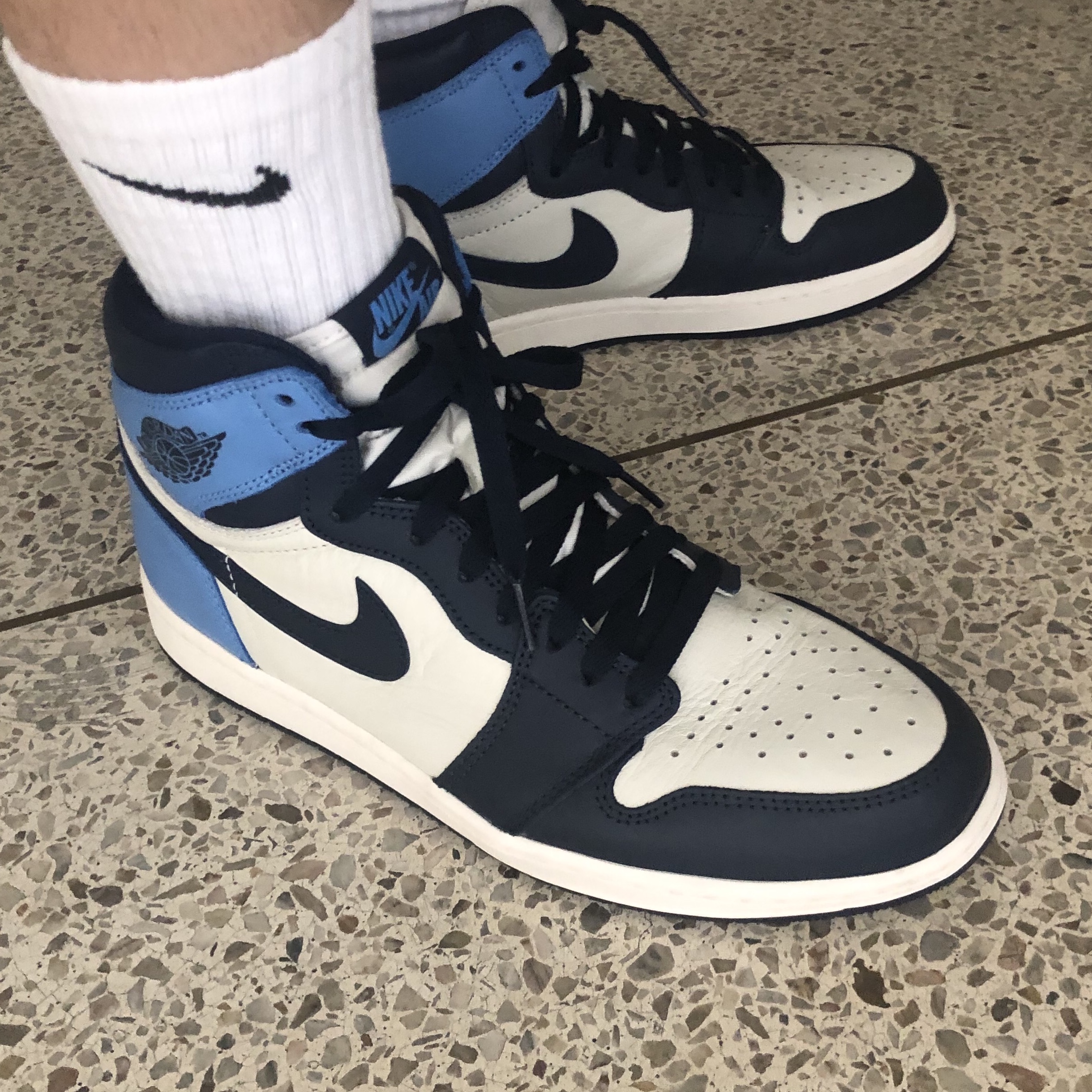 Jordan 1 Retro High Obsidian UNC 착용 스타일