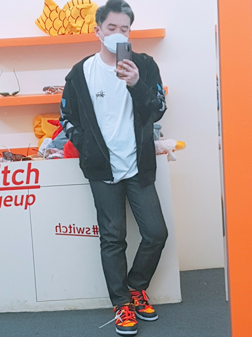 Nike x Off-White Dunk Low University Gold Midnight Navy 착용 스타일