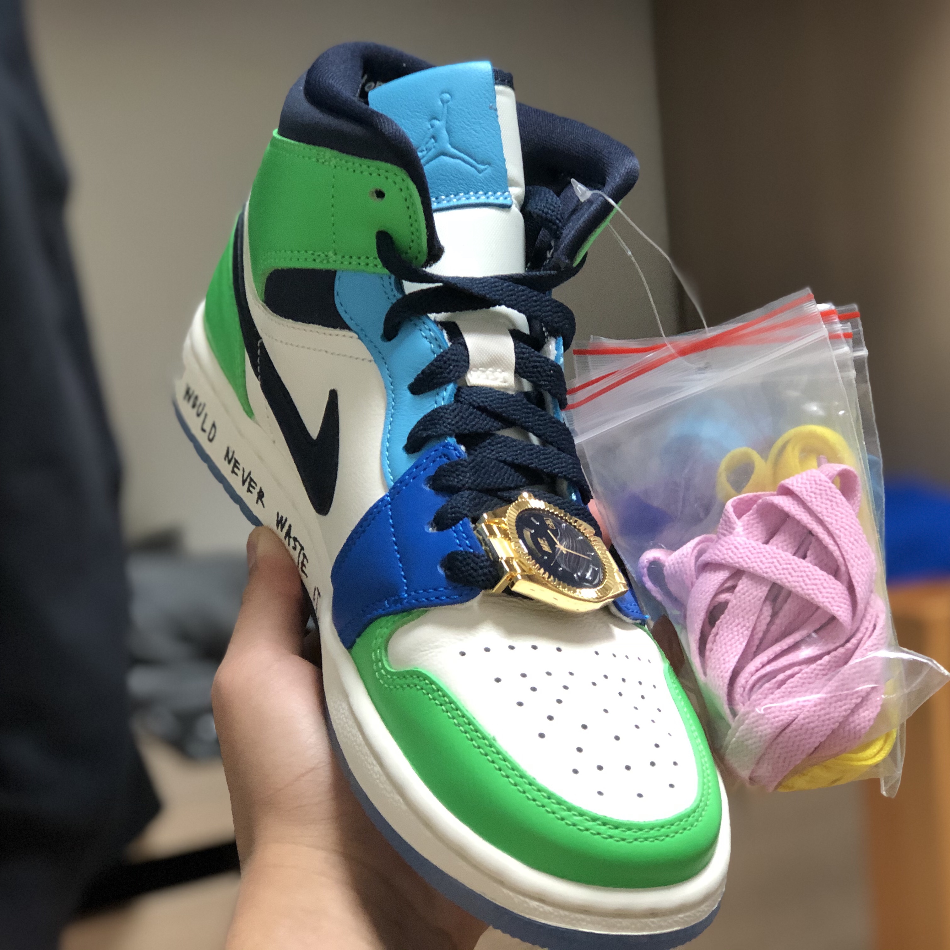 (W) Jordan 1 x Melody Ehsani Mid SE Fearless 착용 스타일 - 4