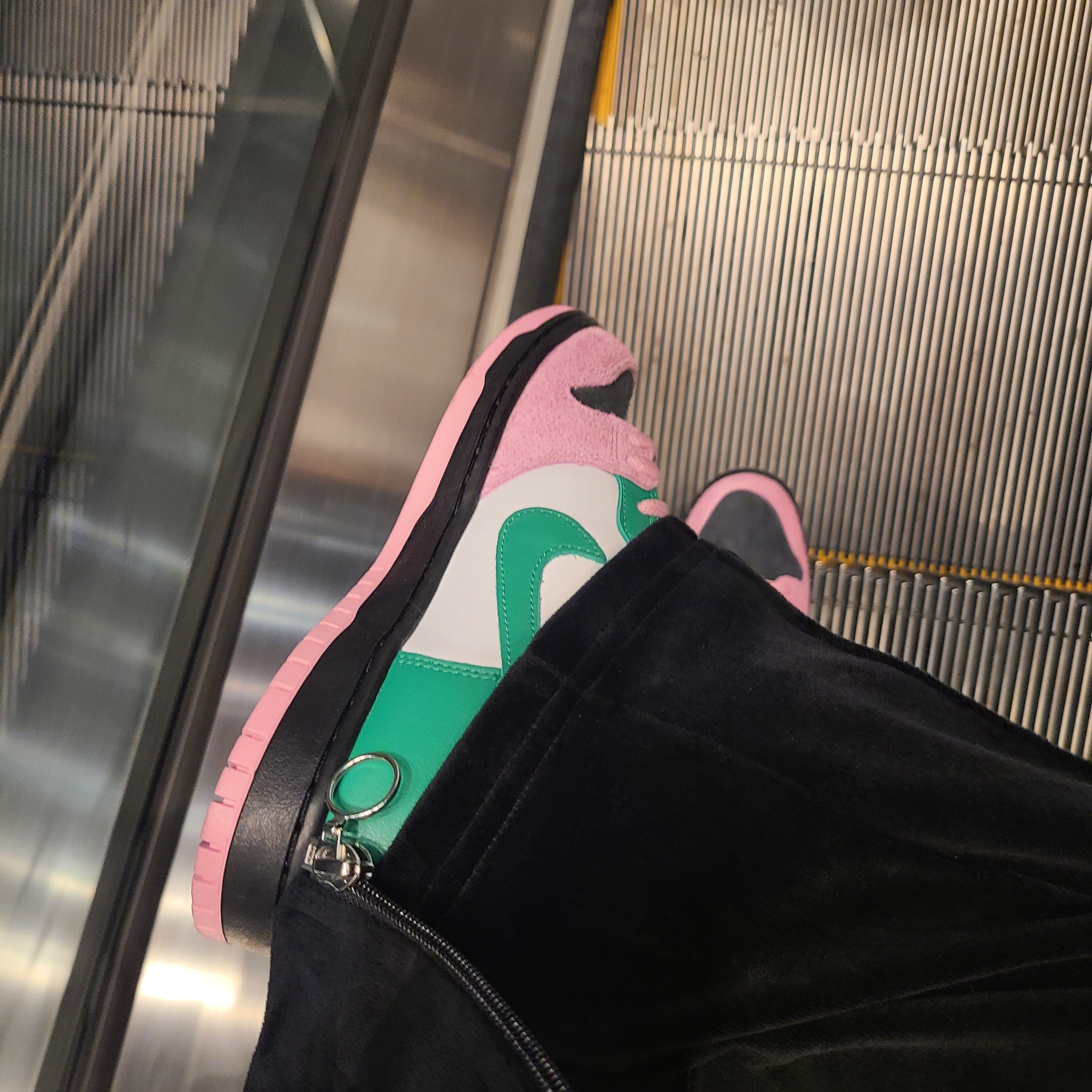 Nike SB Dunk High Pro Invert Celtics 착용 스타일 - 2