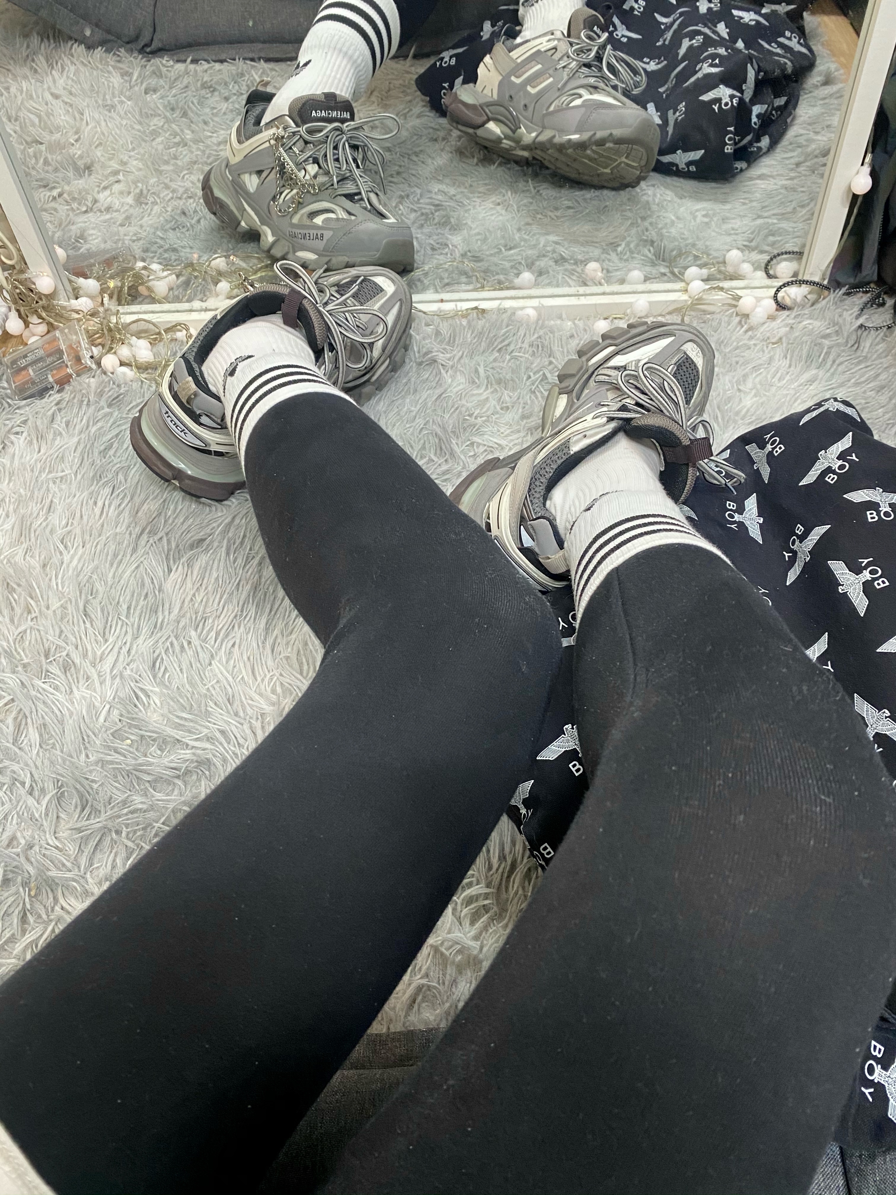 Balenciaga Track Sneakers Grey White 2019 착용 스타일 - 5