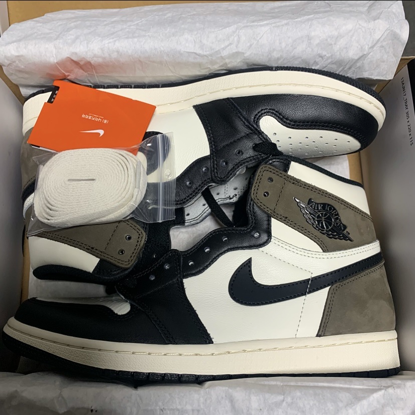 Jordan 1 Retro High OG Black Mocha 착용 스타일