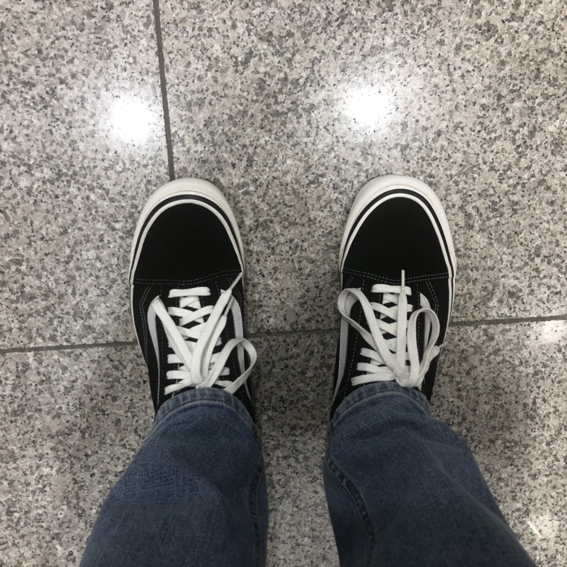 Vans Old Skool 36 DX Anaheim Factory Black White 착용 스타일