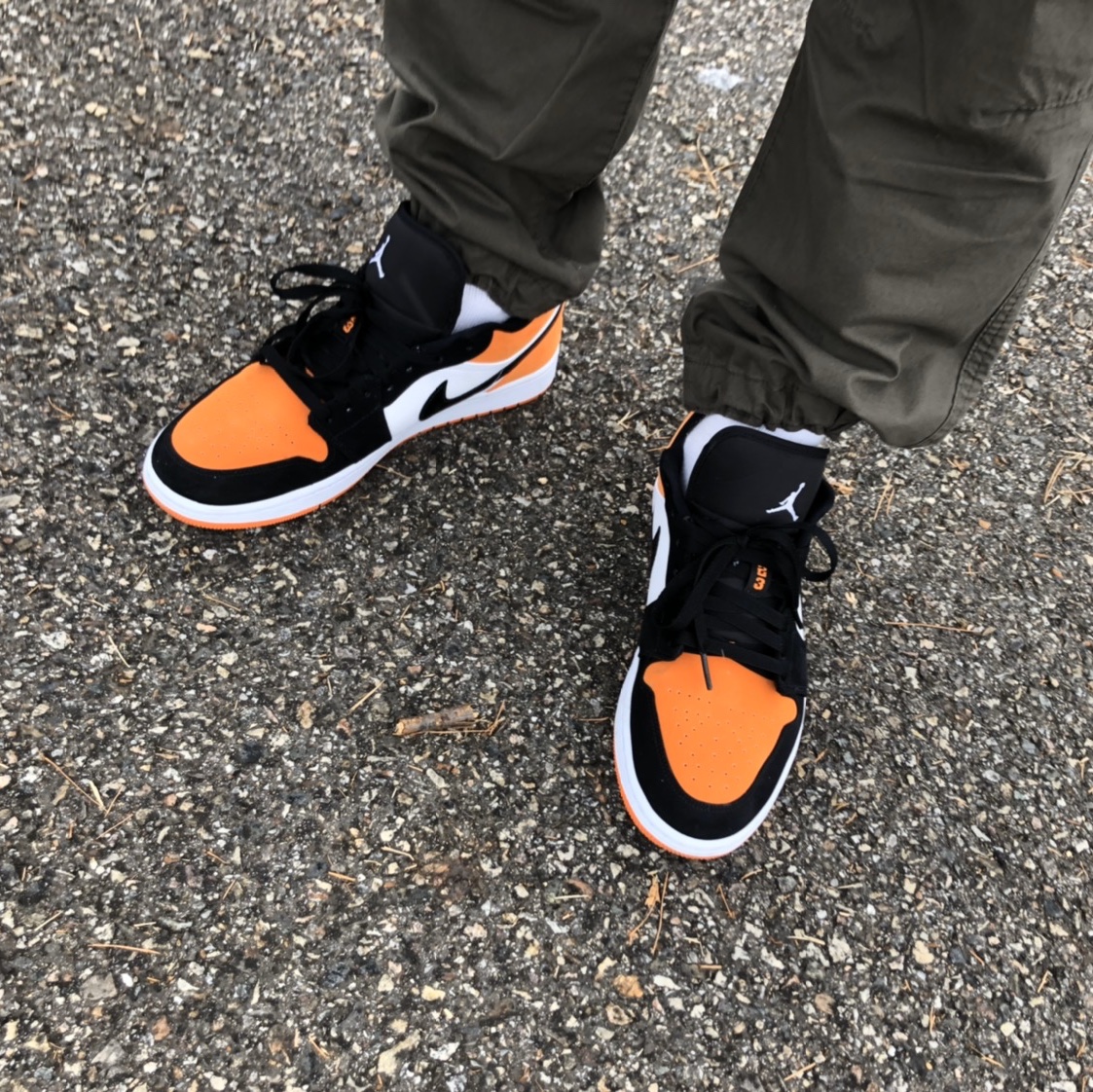 Jordan 1 Low Shattered Backboard 착용 스타일
