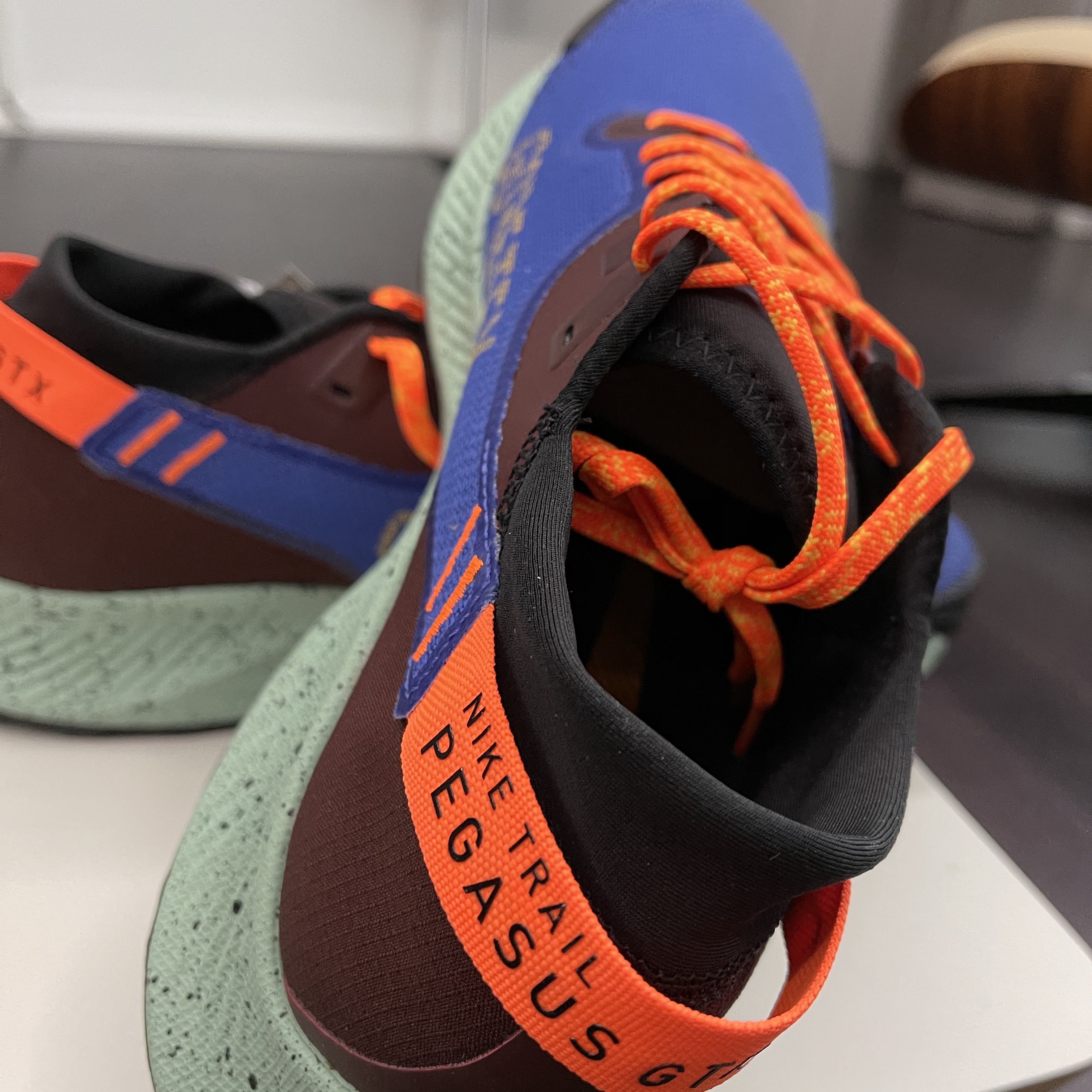 Nike Pegasus Trail 2 Gore-Tex Pure Platinum 착용 스타일 - 2