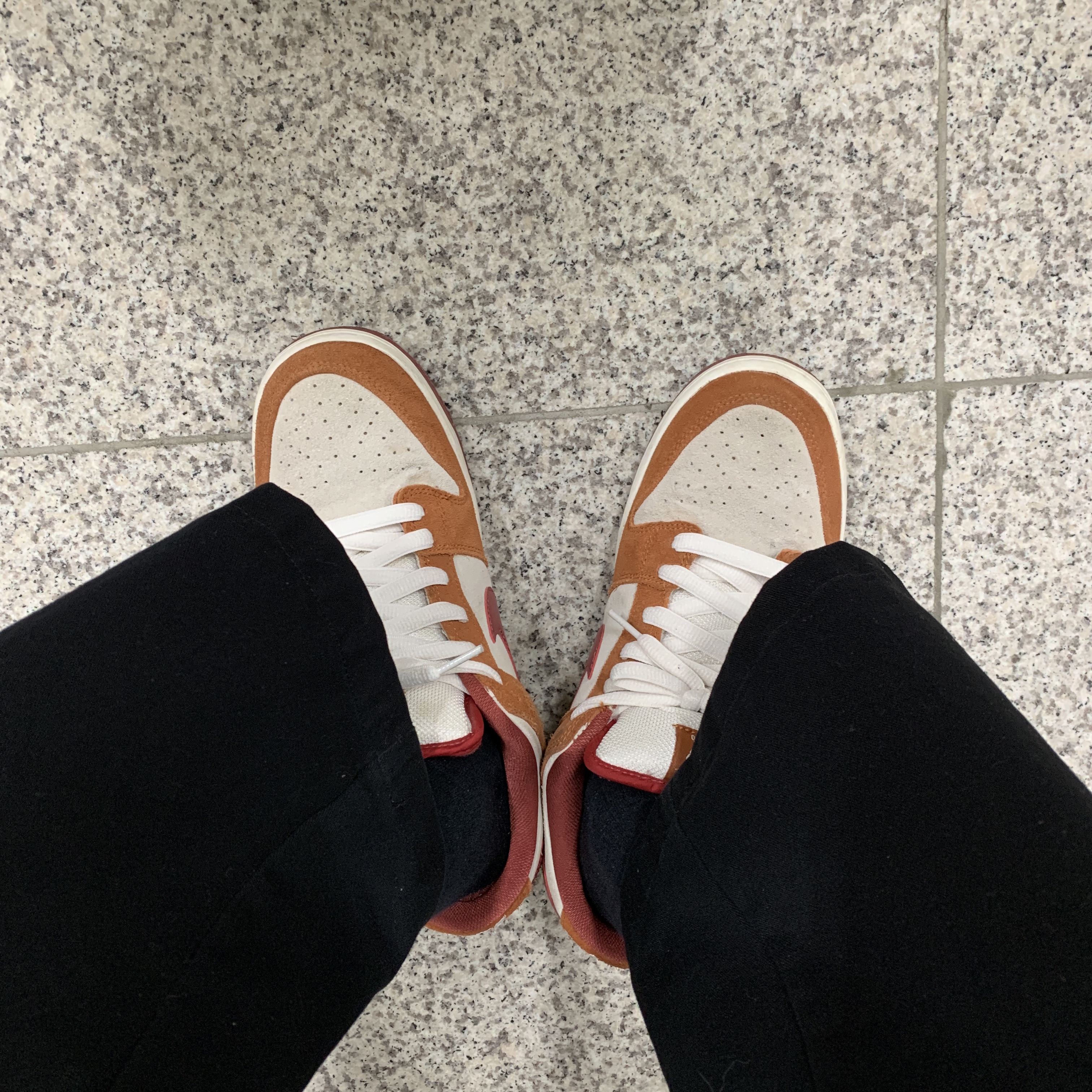 Nike SB Dunk Low Pro Dark Russet 착용 스타일