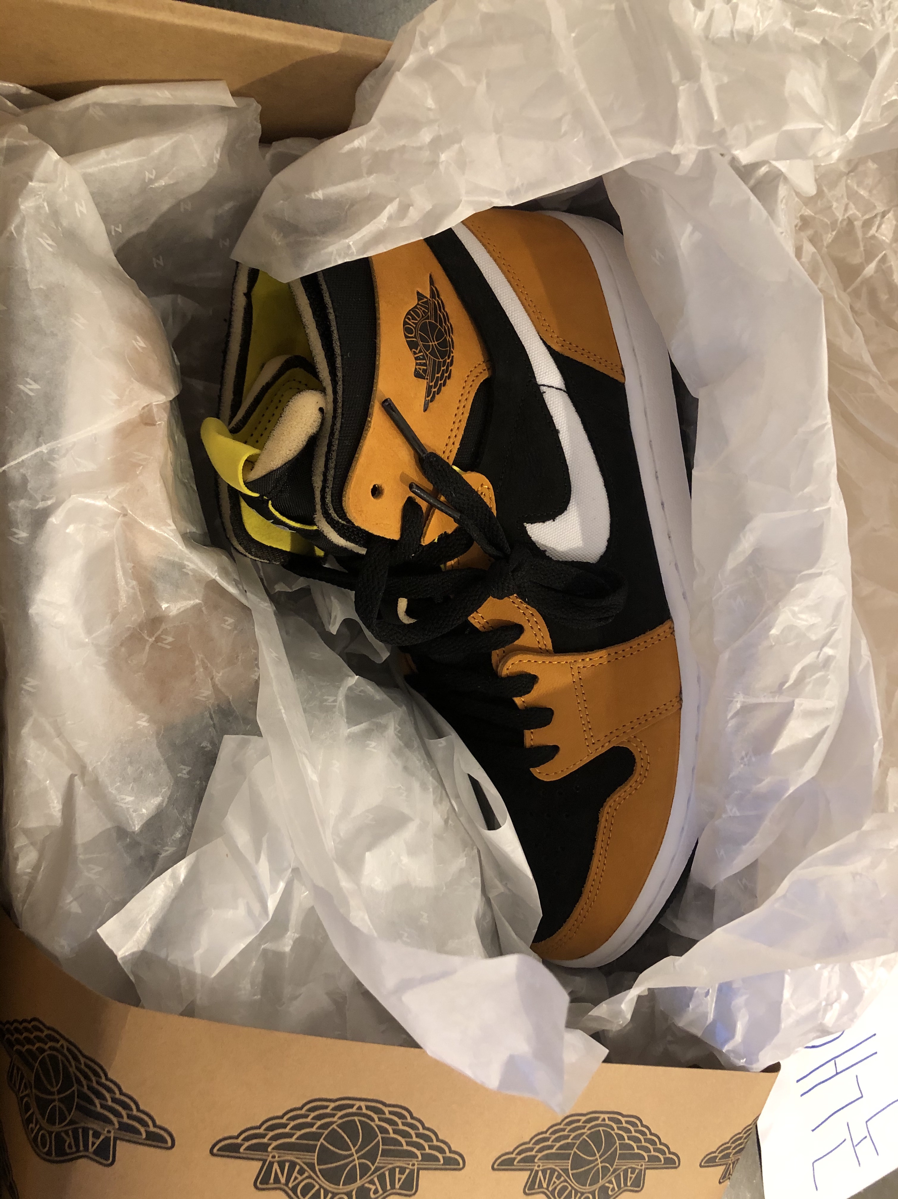 Jordan 1 Zoom Air CMFT Monarch Orange 착용 스타일 - 1