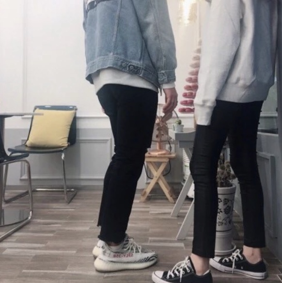 Adidas Yeezy Boost 350 V2 Zebra 2017/2019/2020 착용 스타일