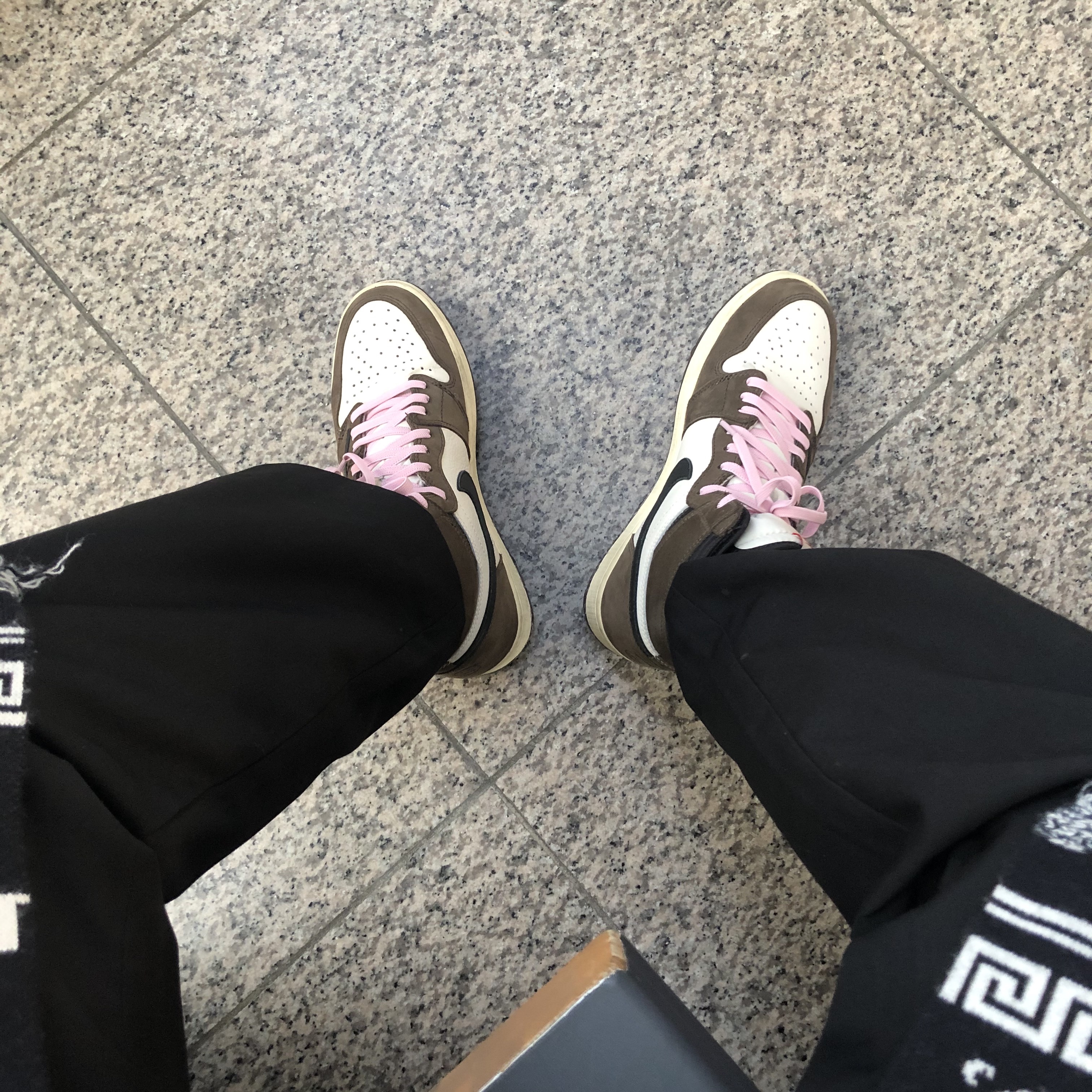 Jordan 1 x Travis Scott Retro High OG SP Mocha 착용 스타일