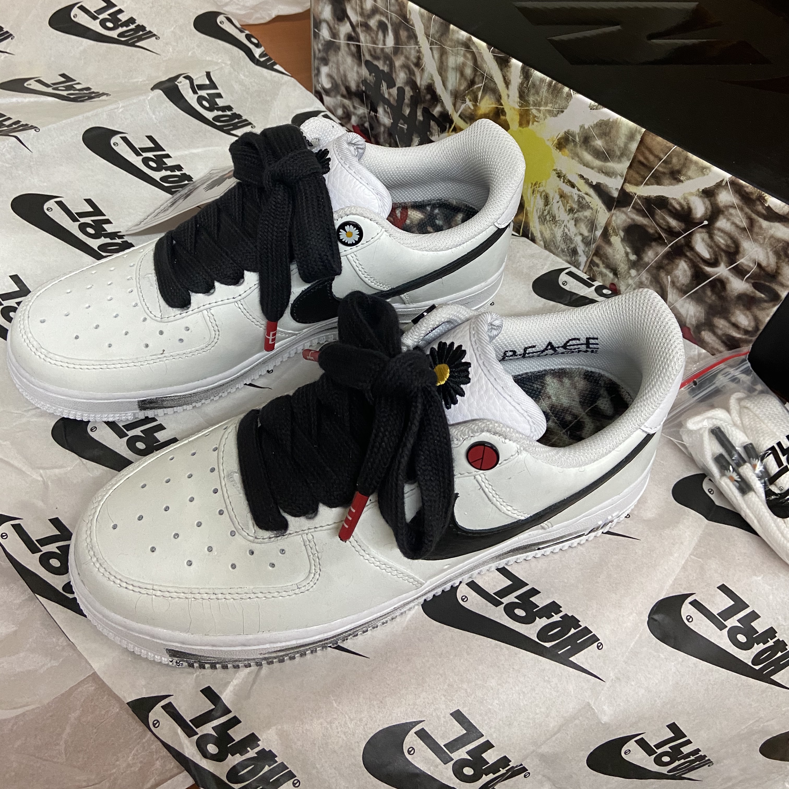 Nike x Peaceminusone Air Force 1 Low Para-Noise 2.0 착용 스타일