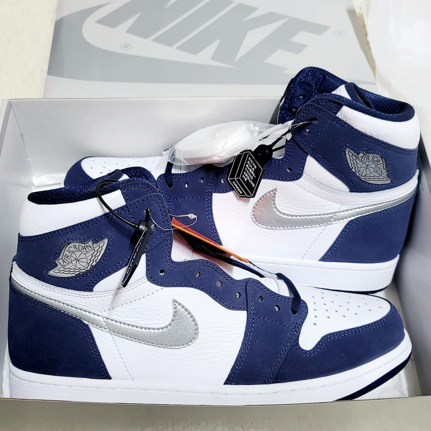 Jordan 1 Retro High OG CO.JP Midnight Navy 착용 스타일 - 2