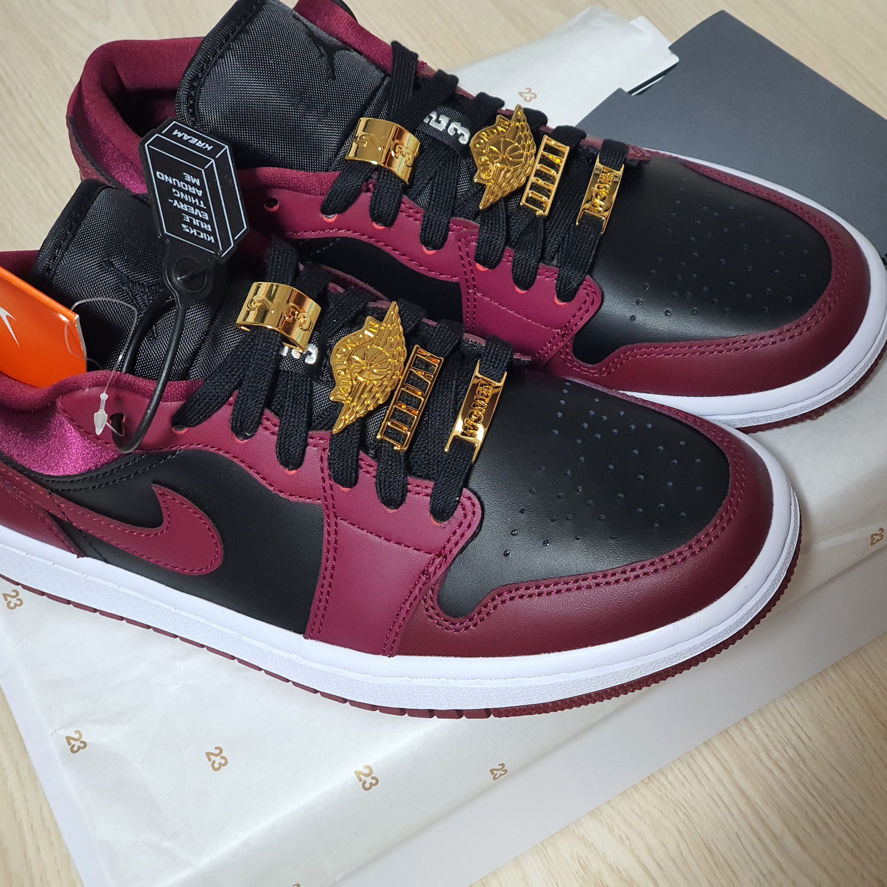 (W) Jordan 1 Low SE Dark Beetroot 착용 스타일 - 1