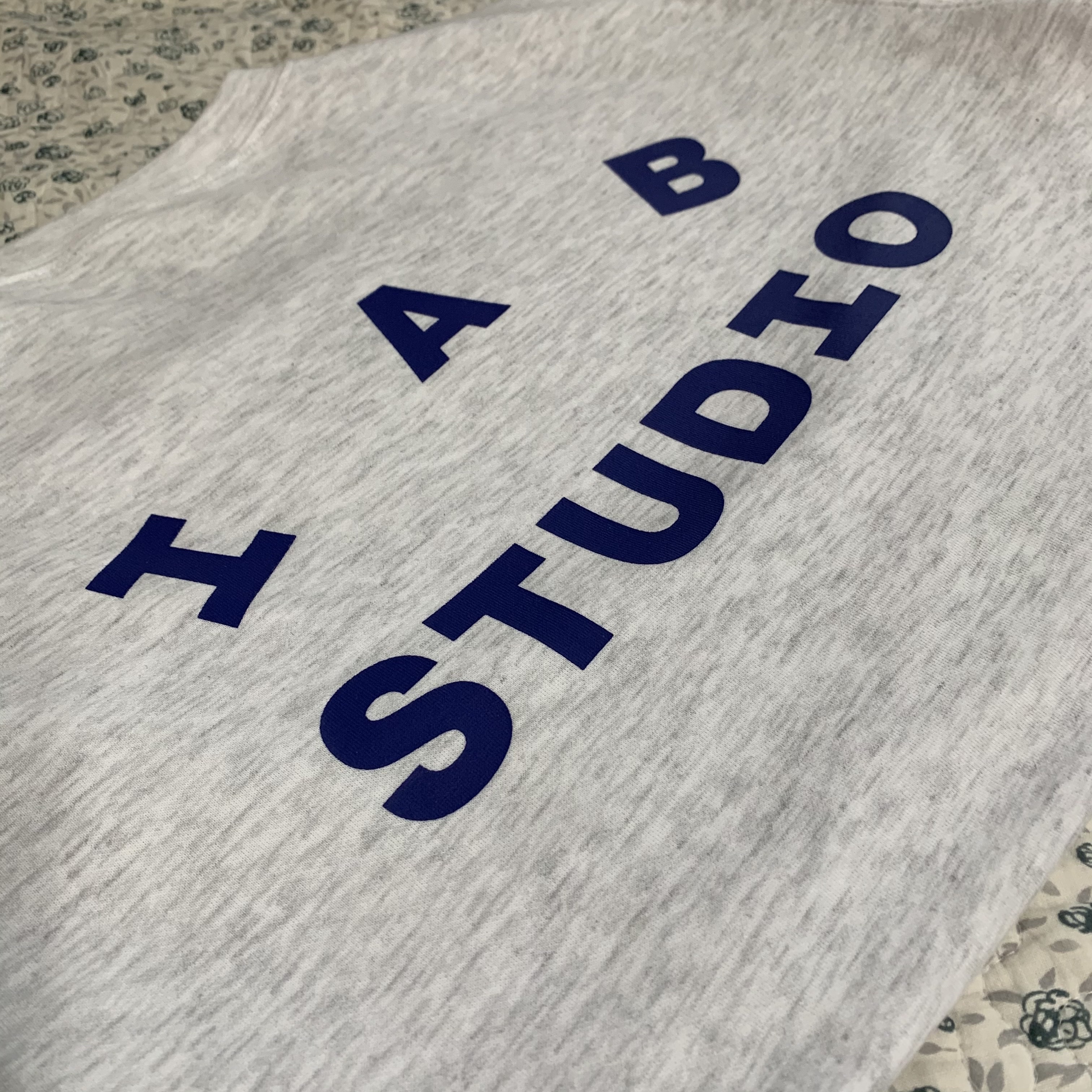 IAB Studio Long Sleeve Light Gray 착용 스타일