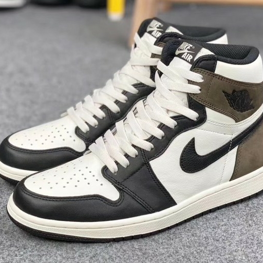 Jordan 1 Retro High OG Black Mocha 착용 스타일