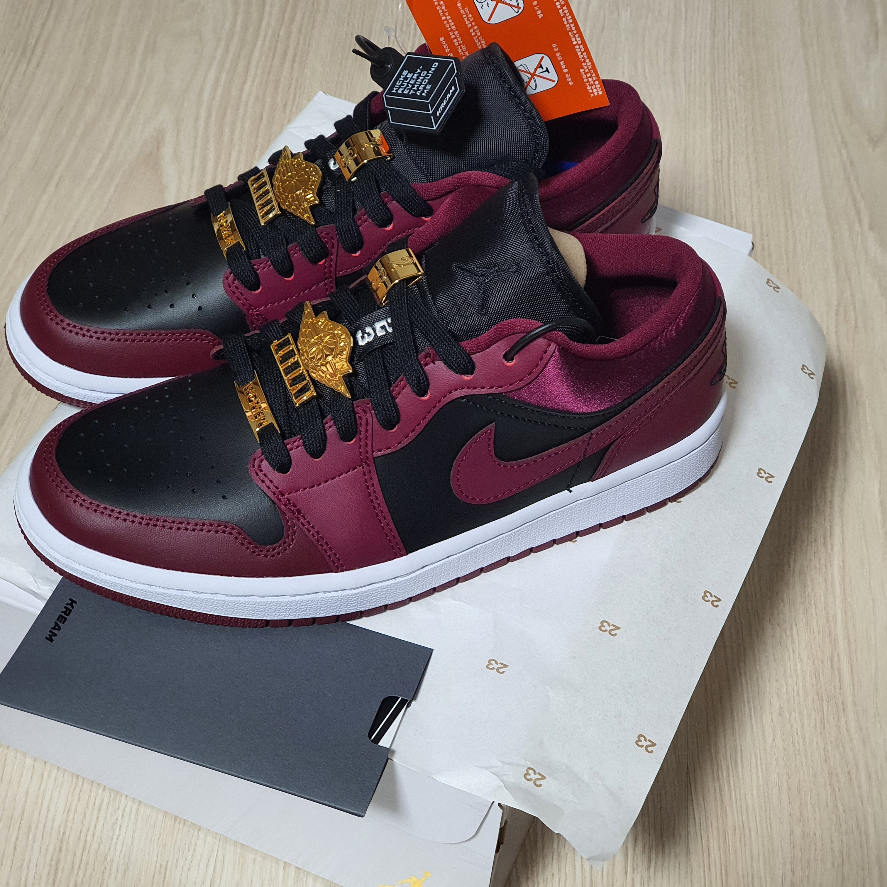 (W) Jordan 1 Low SE Dark Beetroot 착용 스타일 - 2