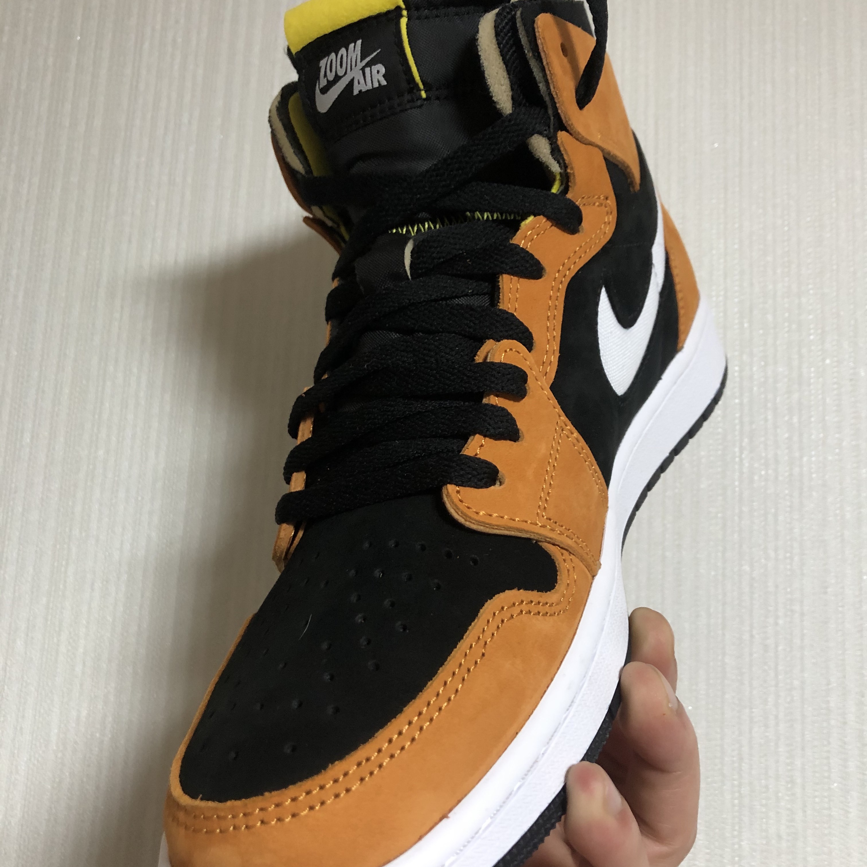 Jordan 1 Zoom Air CMFT Monarch Orange 착용 스타일 - 5