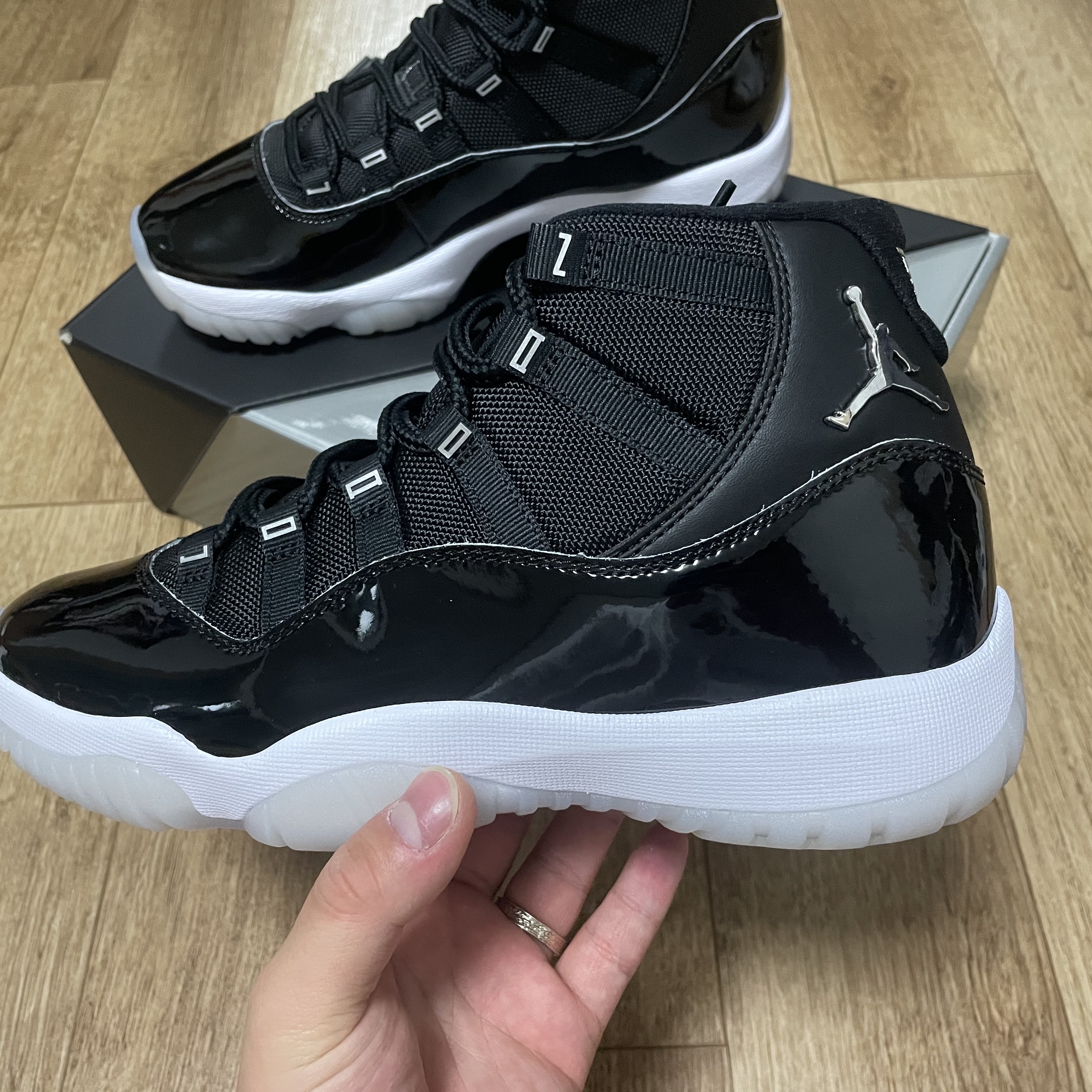Jordan 11 Retro Jubilee 착용 스타일 - 2