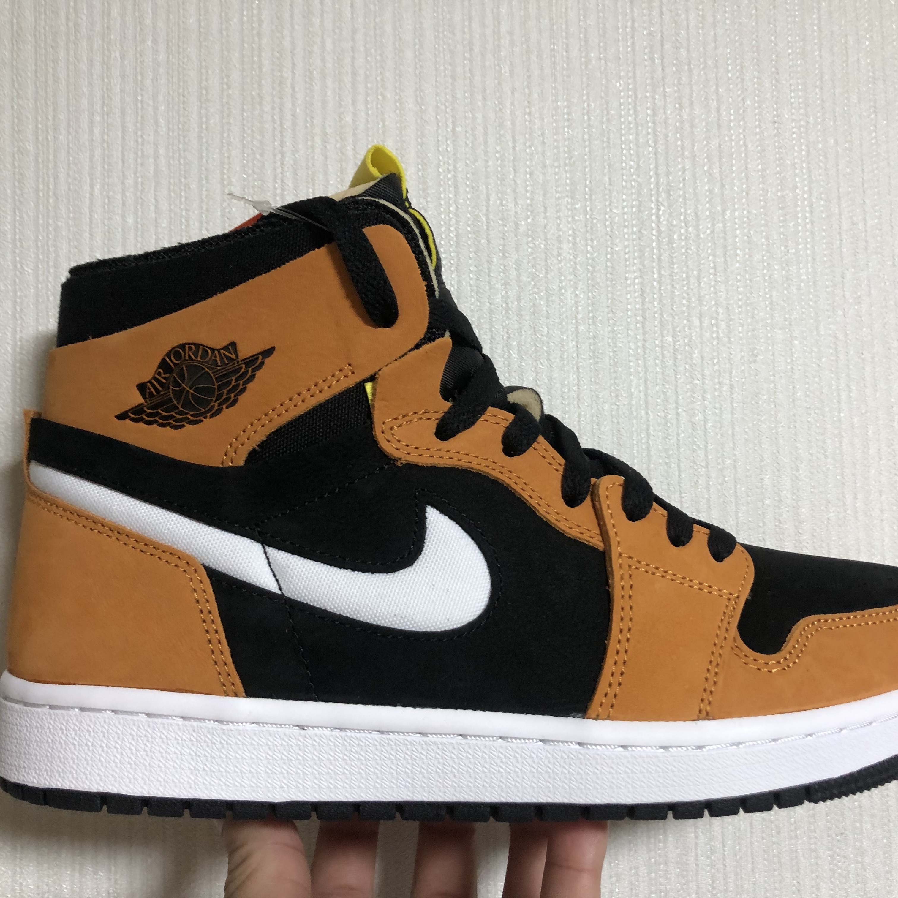 Jordan 1 Zoom Air CMFT Monarch Orange 착용 스타일 - 4