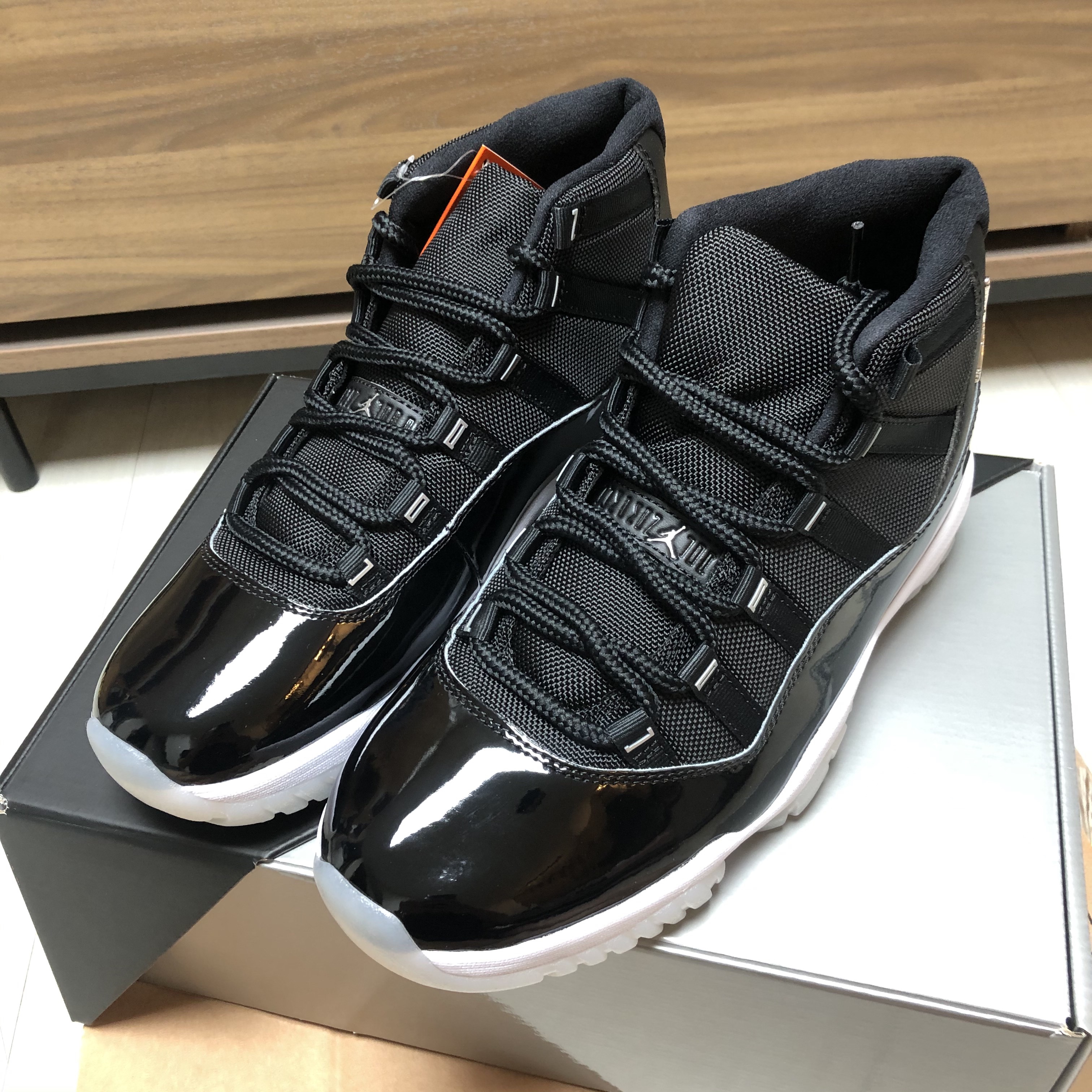 Jordan 11 Retro Jubilee 착용 스타일