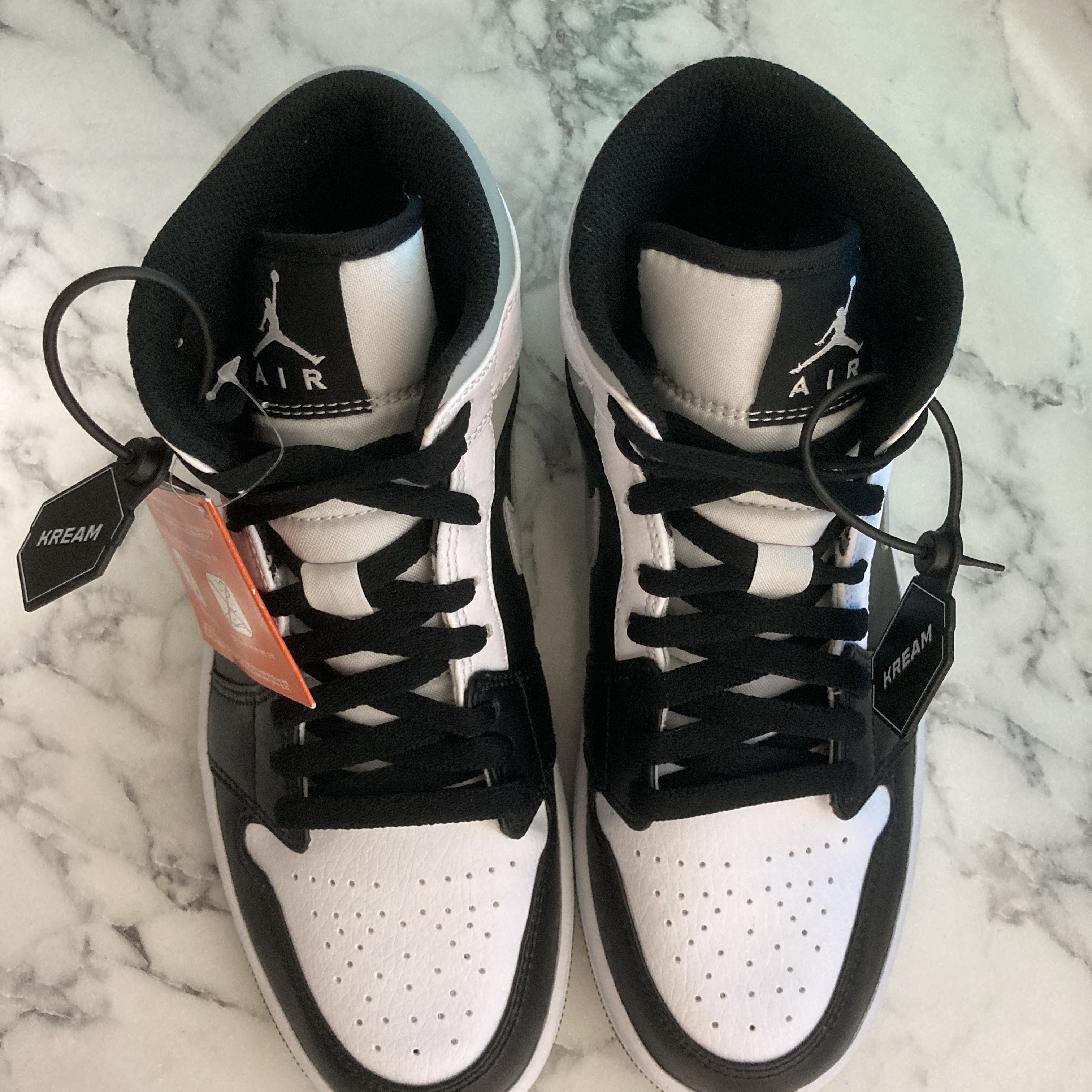 Jordan 1 Mid White Shadow 착용 스타일 - 3