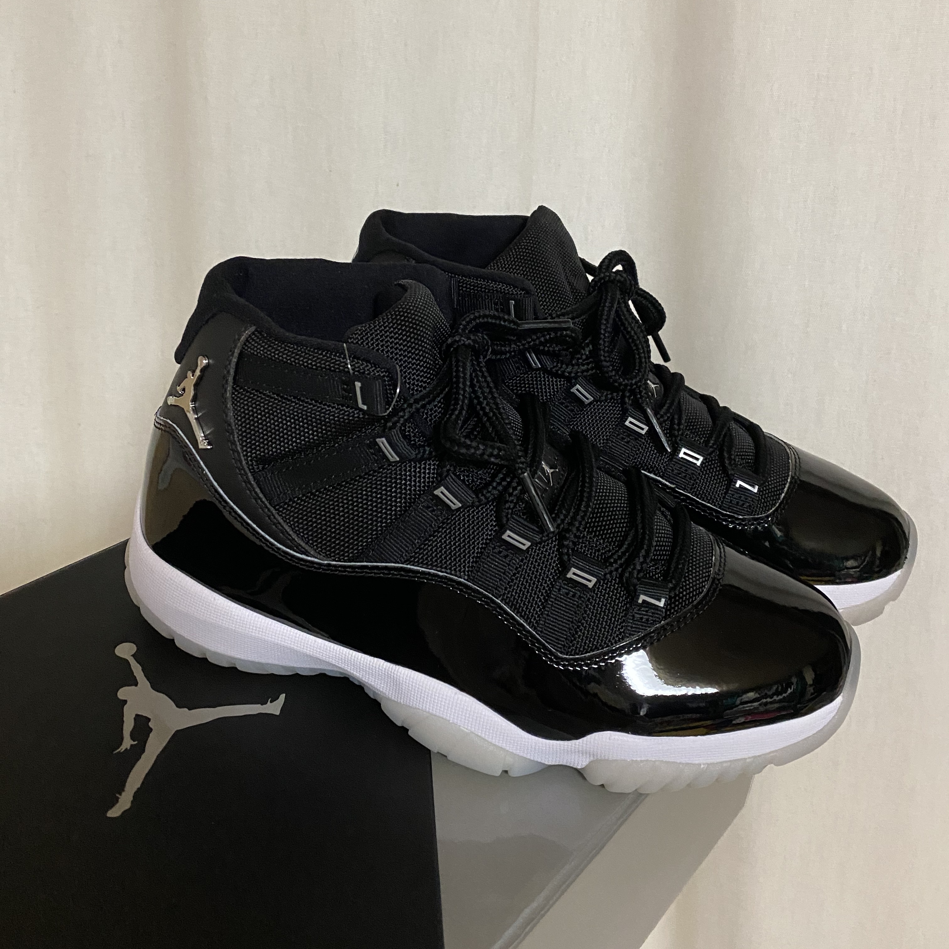 Jordan 11 Retro Jubilee 착용 스타일