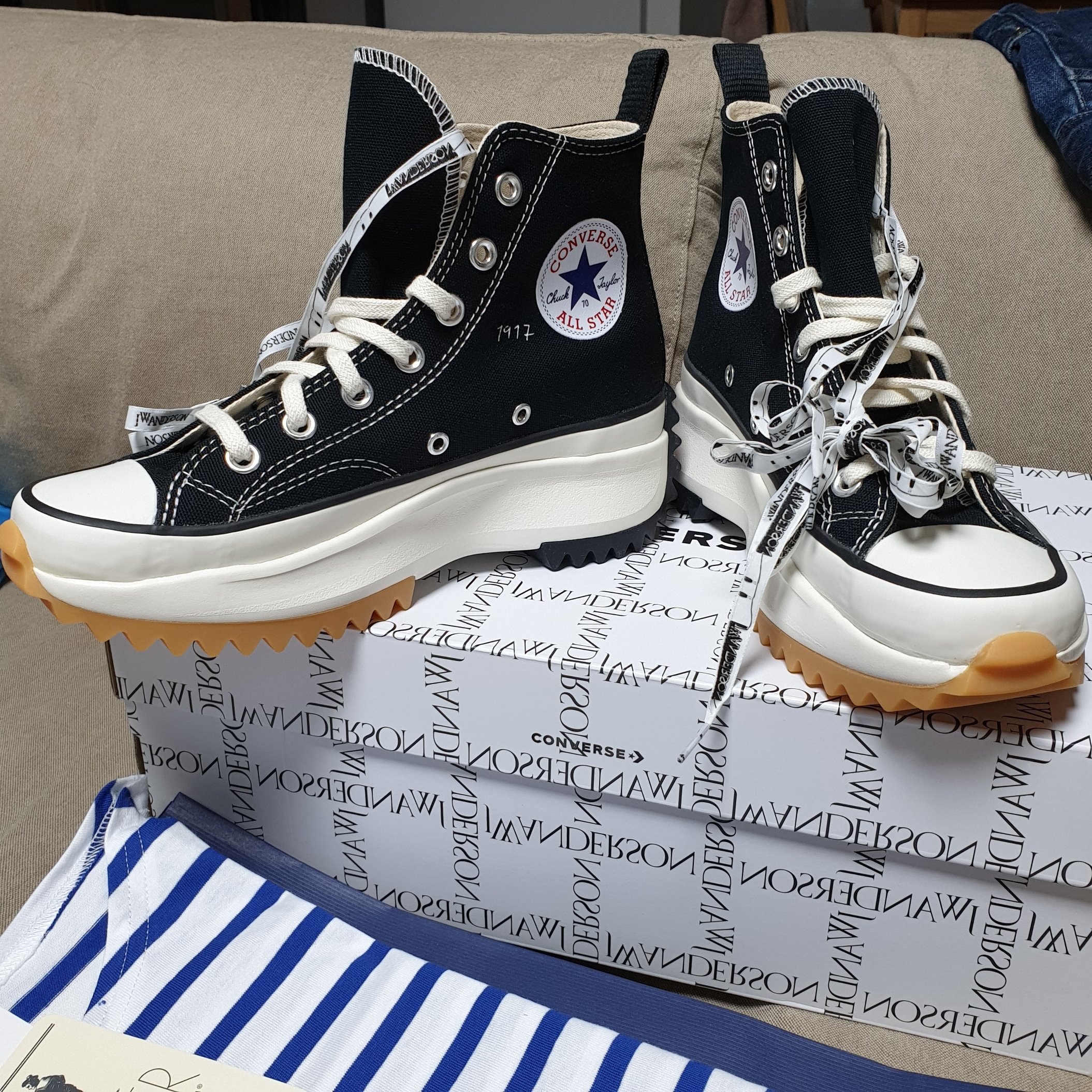 Converse x JW Anderson Run Star Hike Hi Black 착용 스타일