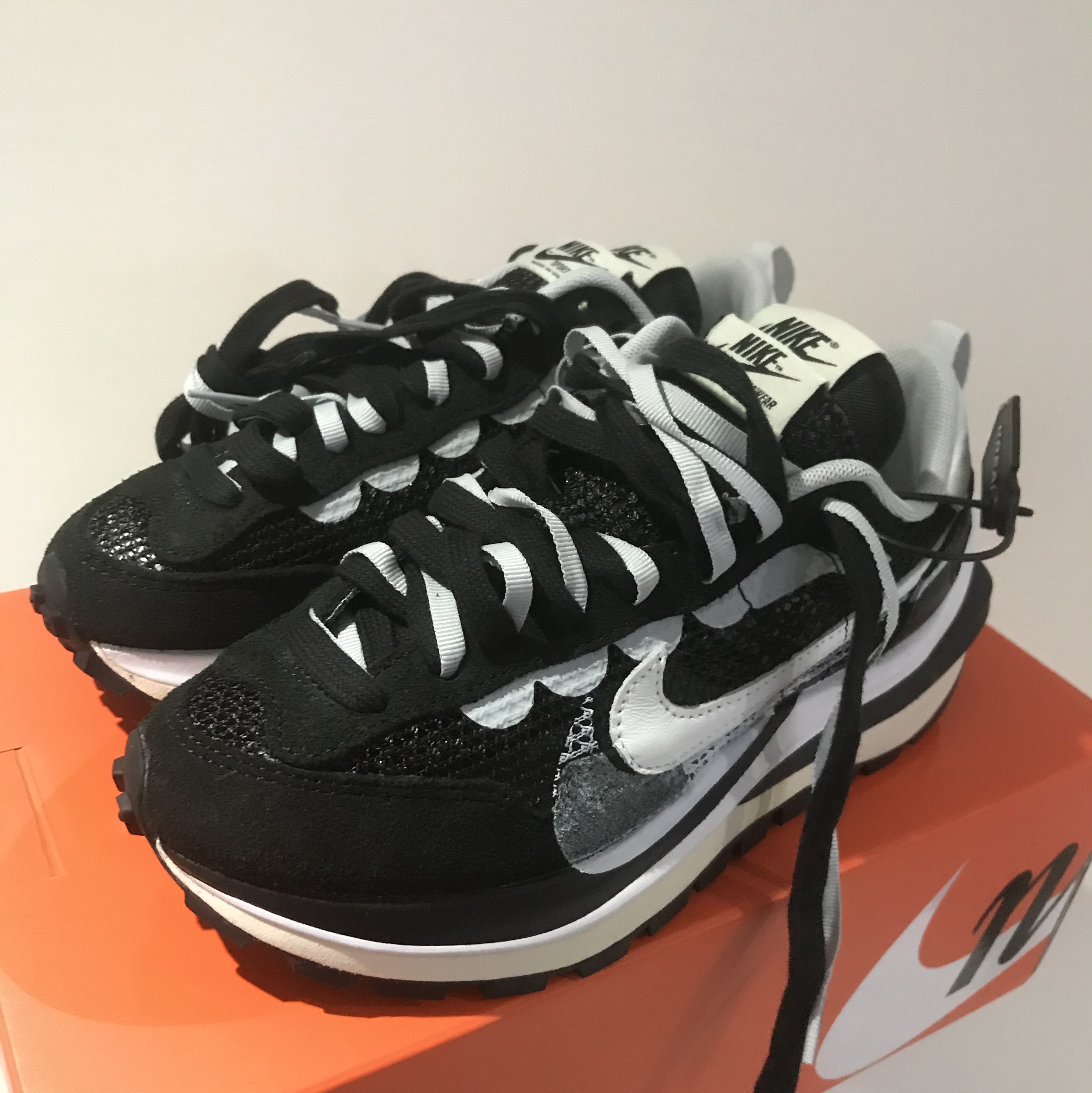 Nike x Sacai VaporWaffle Black White 착용 스타일