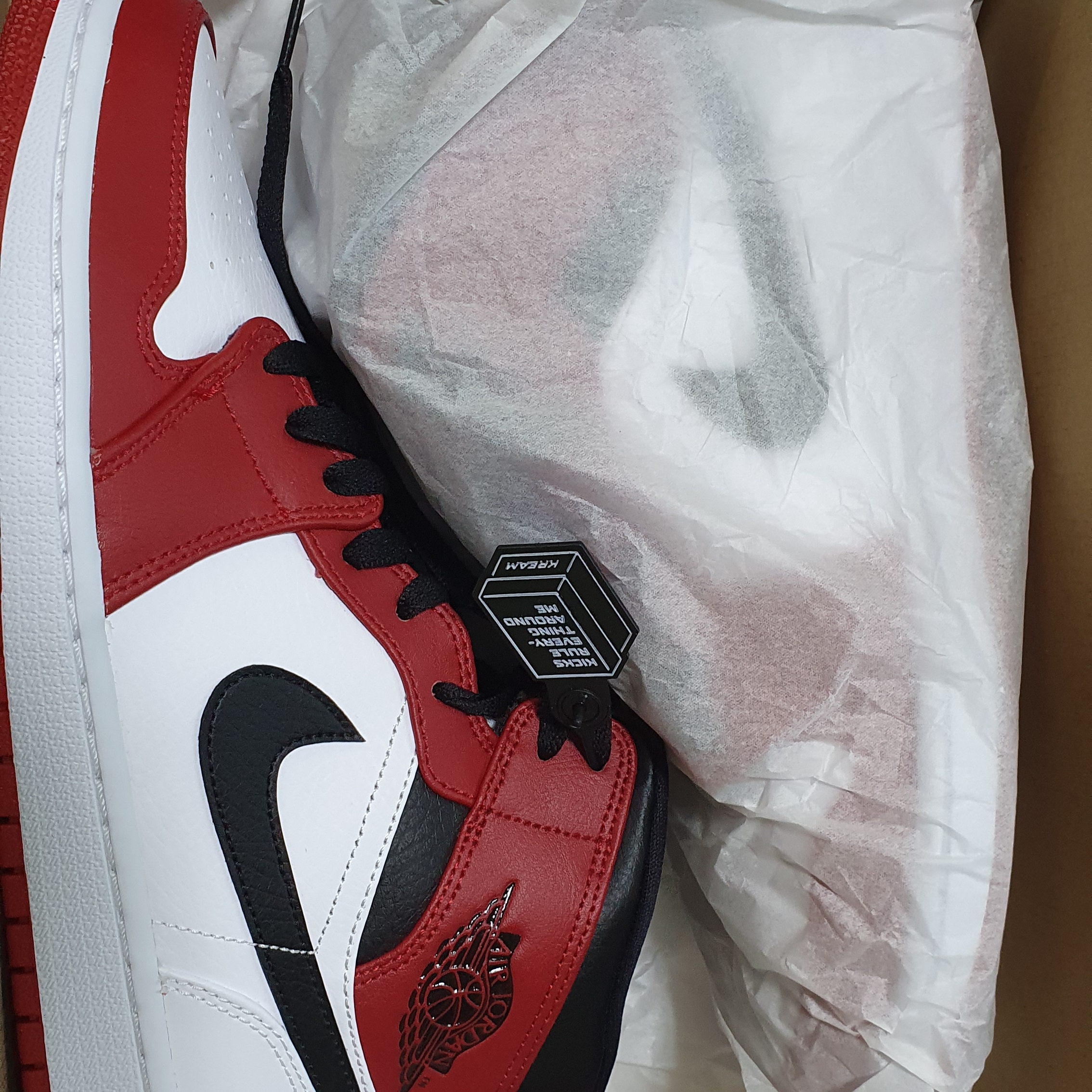 Jordan 1 Mid Chicago 2020 착용 스타일 - 2