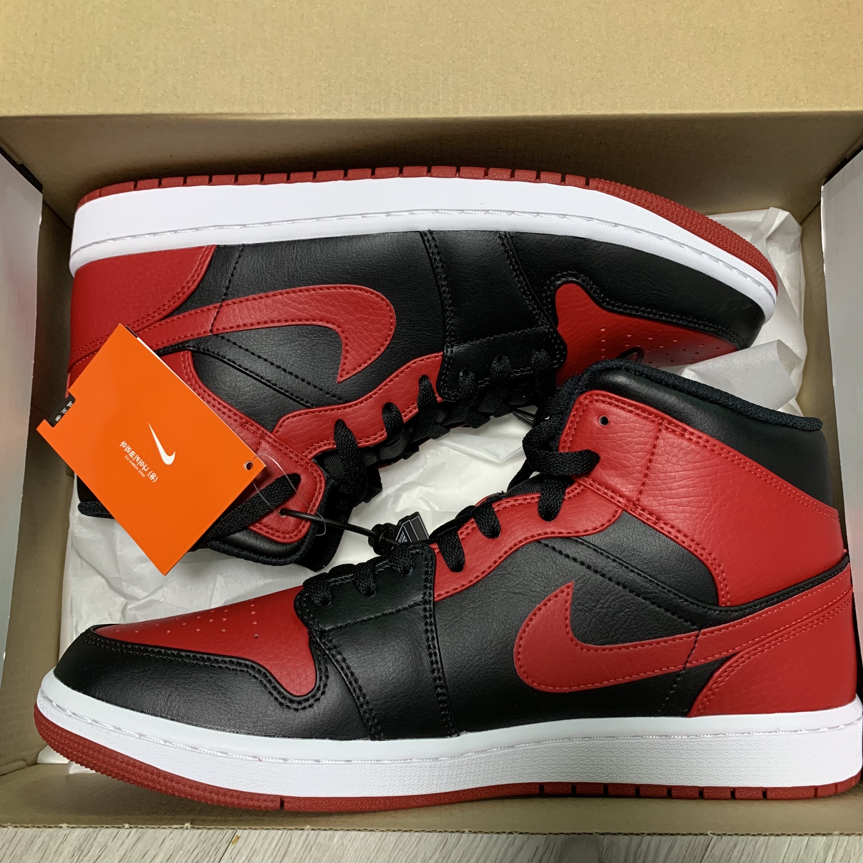 Jordan 1 Mid Bred Banned 2020 착용 스타일
