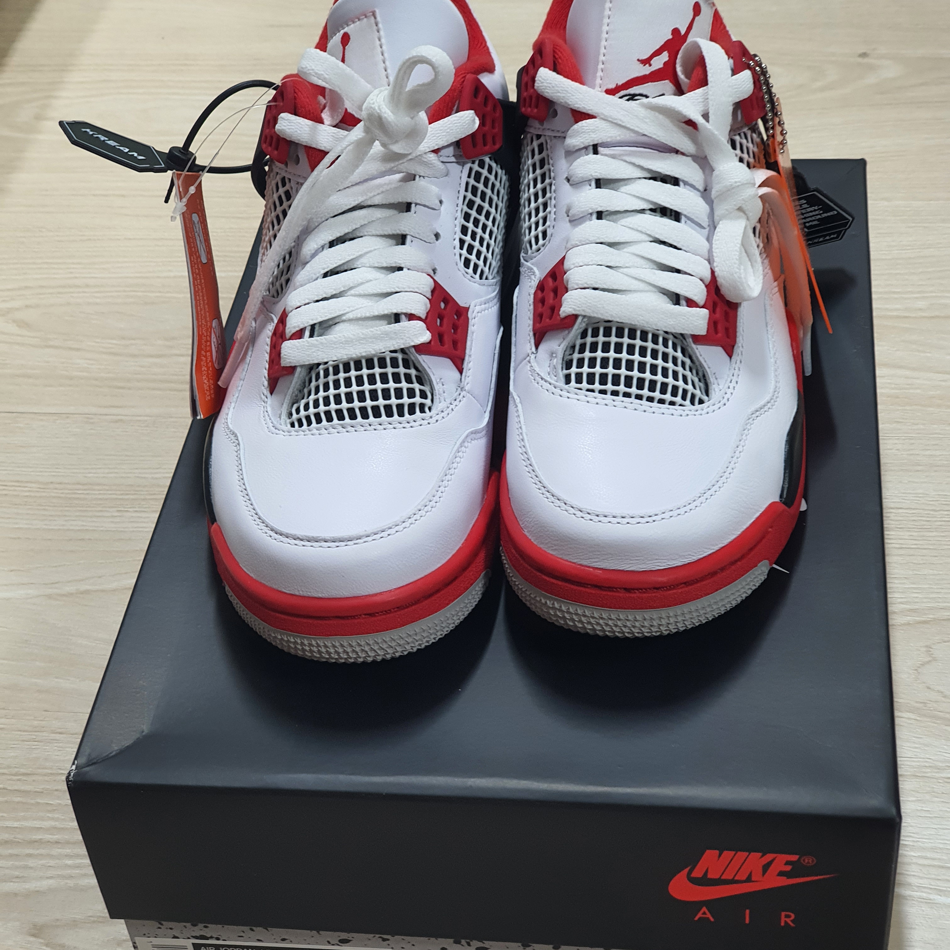 Jordan 4 Retro OG Fire Red 2020 착용 스타일 - 1